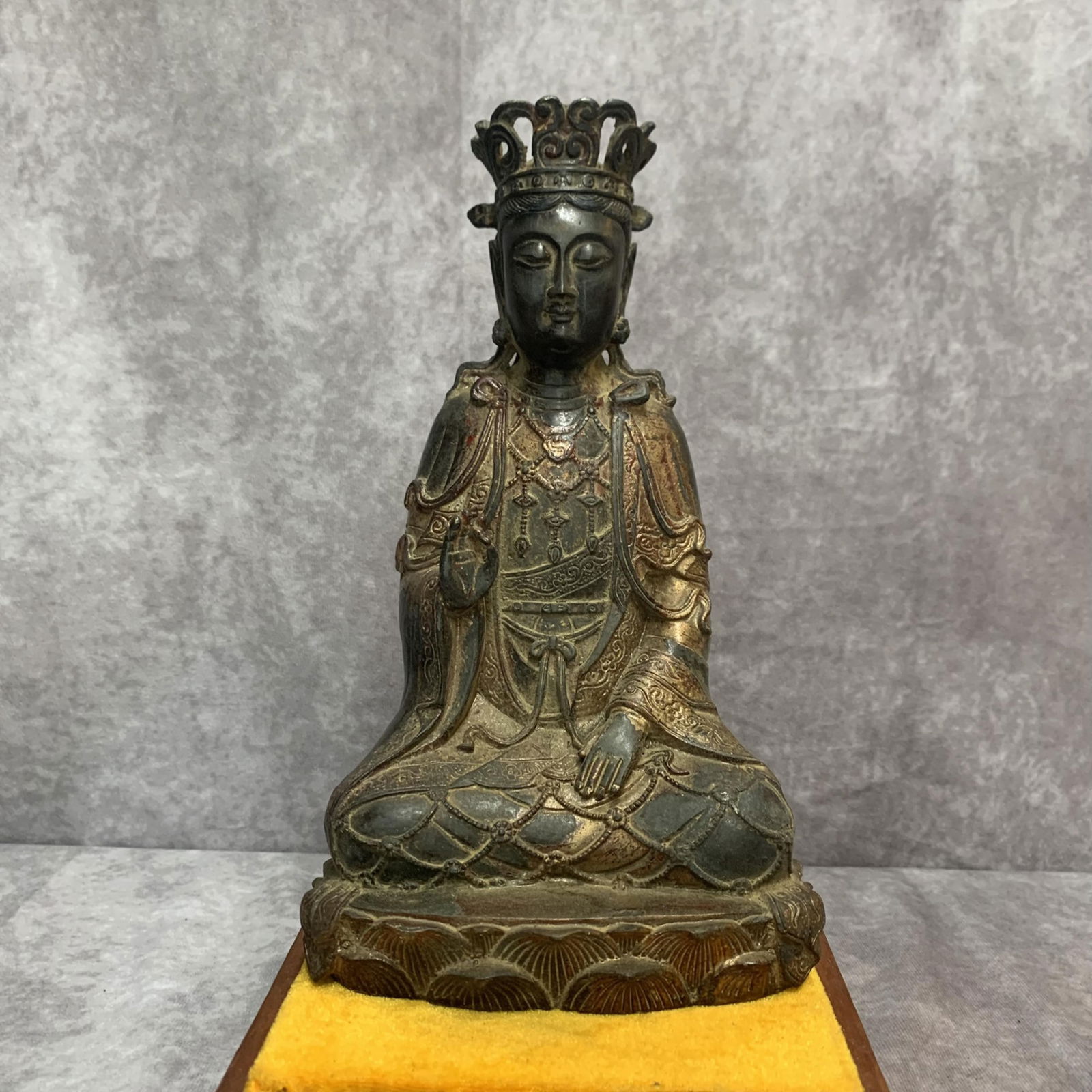 A FINE BRONZE BUDDHA STATUE - 6