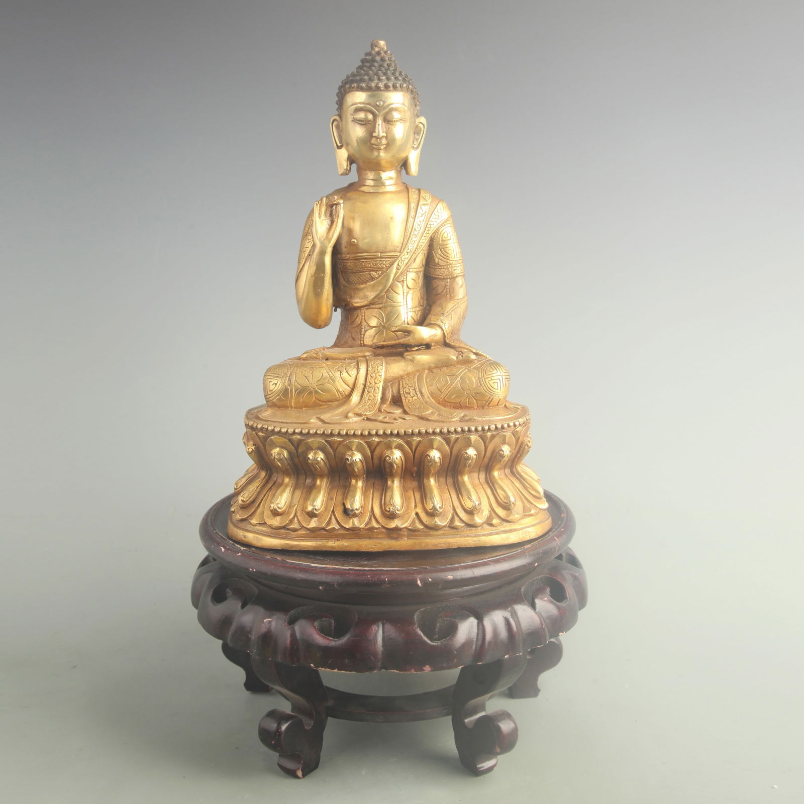 GILT BRONZE TATHAGATA BUDDHA STATUE: 19th Century; High: 11.0 inch; Width: 7.00 inch;