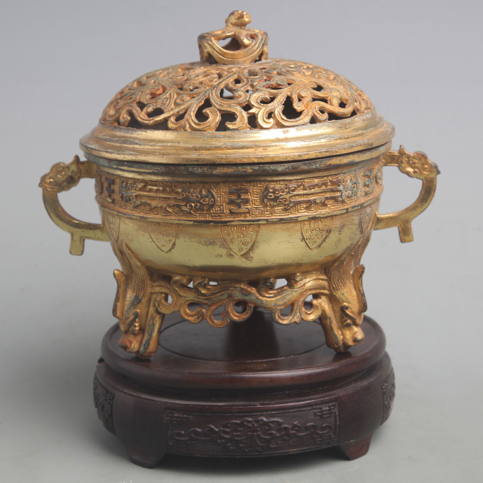 A FINE DRAGON PATTERN BRONZE INCENSE BURNER (1 of 5)