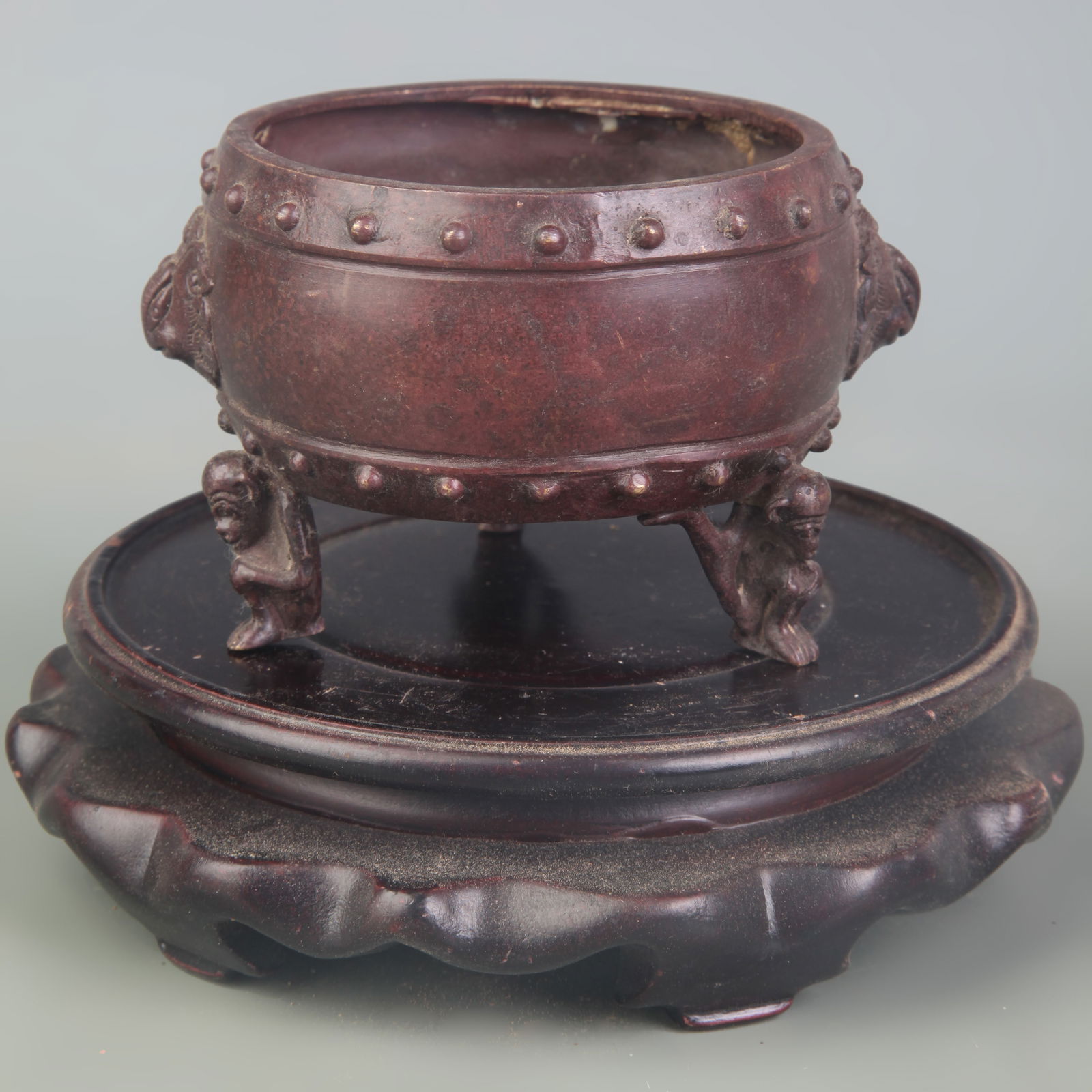 SMALL BEAST-EAR DRUM STYLE TRIPOD BRONZE CENSER (1 of 5)