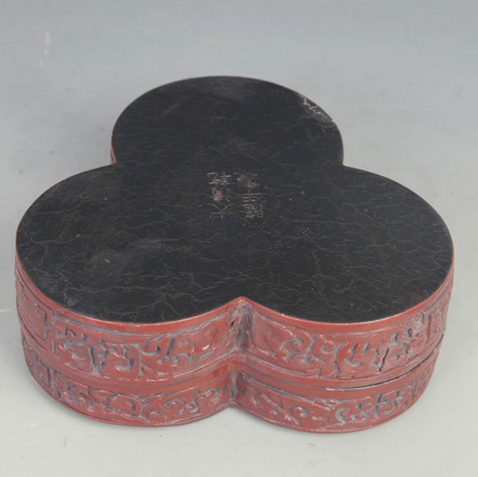 A FINE RED CARVED LACQUER CHARACTER PATTERN BOX - 4