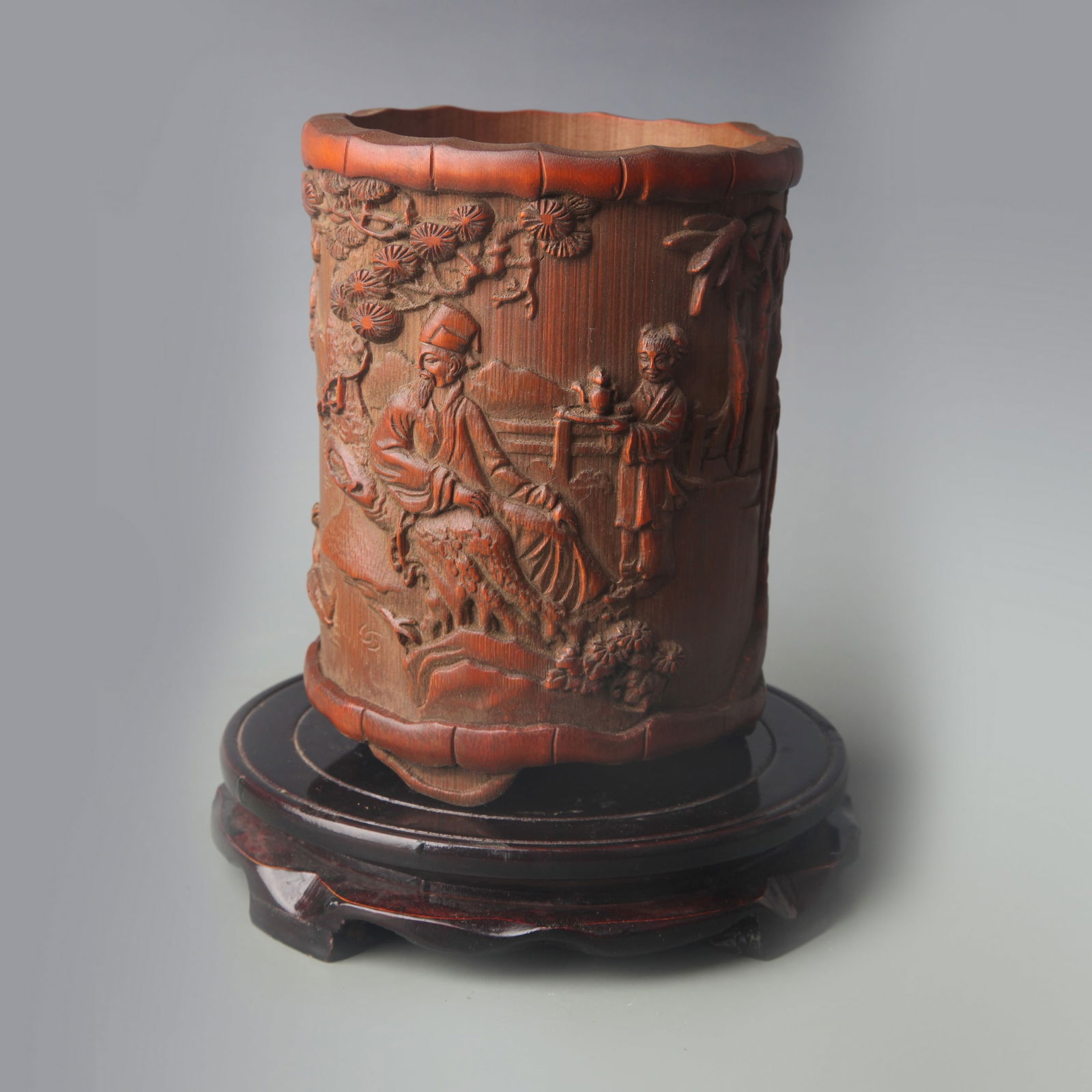 A FINE BAMBOO-CARVED BRUSH POT: Republic China Period; Diameter: 4.8 inch; High:6.5 inch