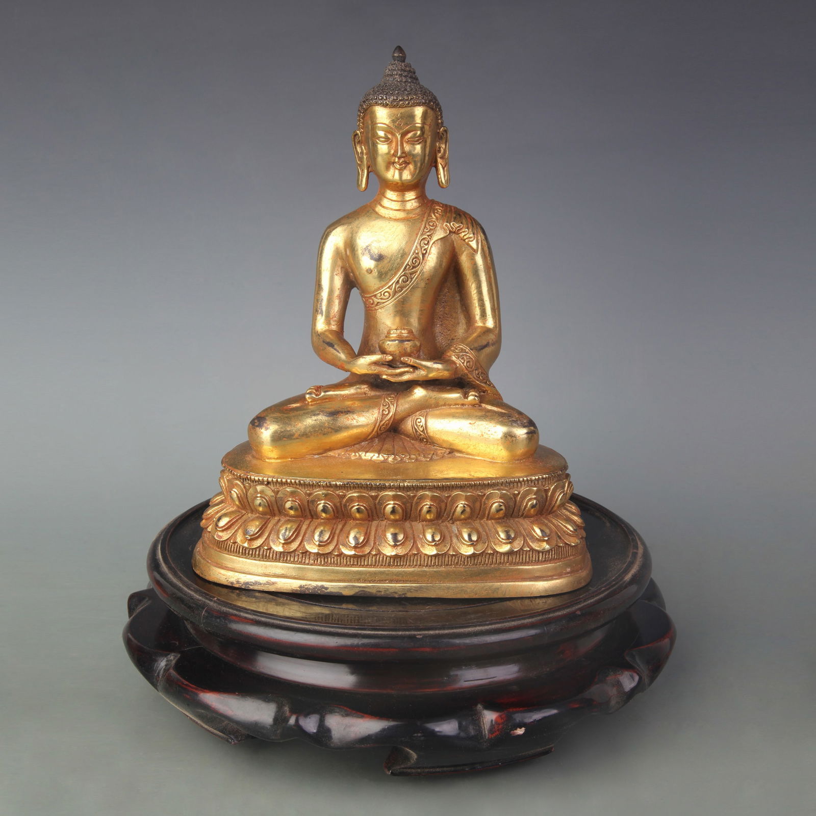 A FINE BRONZE SHAKYAMUNI BUDDHA: Qing Dynasty; Width: 6.9 inch; High: 8.7 inch;