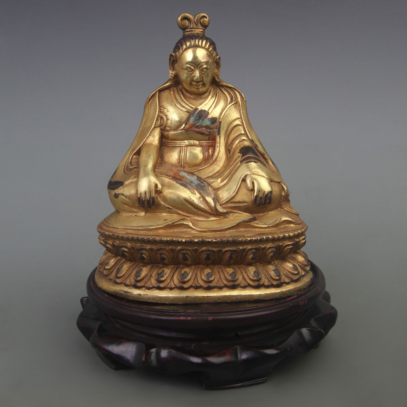 A FINE EMPEROR ZHEN WU DA DI STATUE: Qing Dynasty; High: 7.5 inch; Width: 5.7 inch;