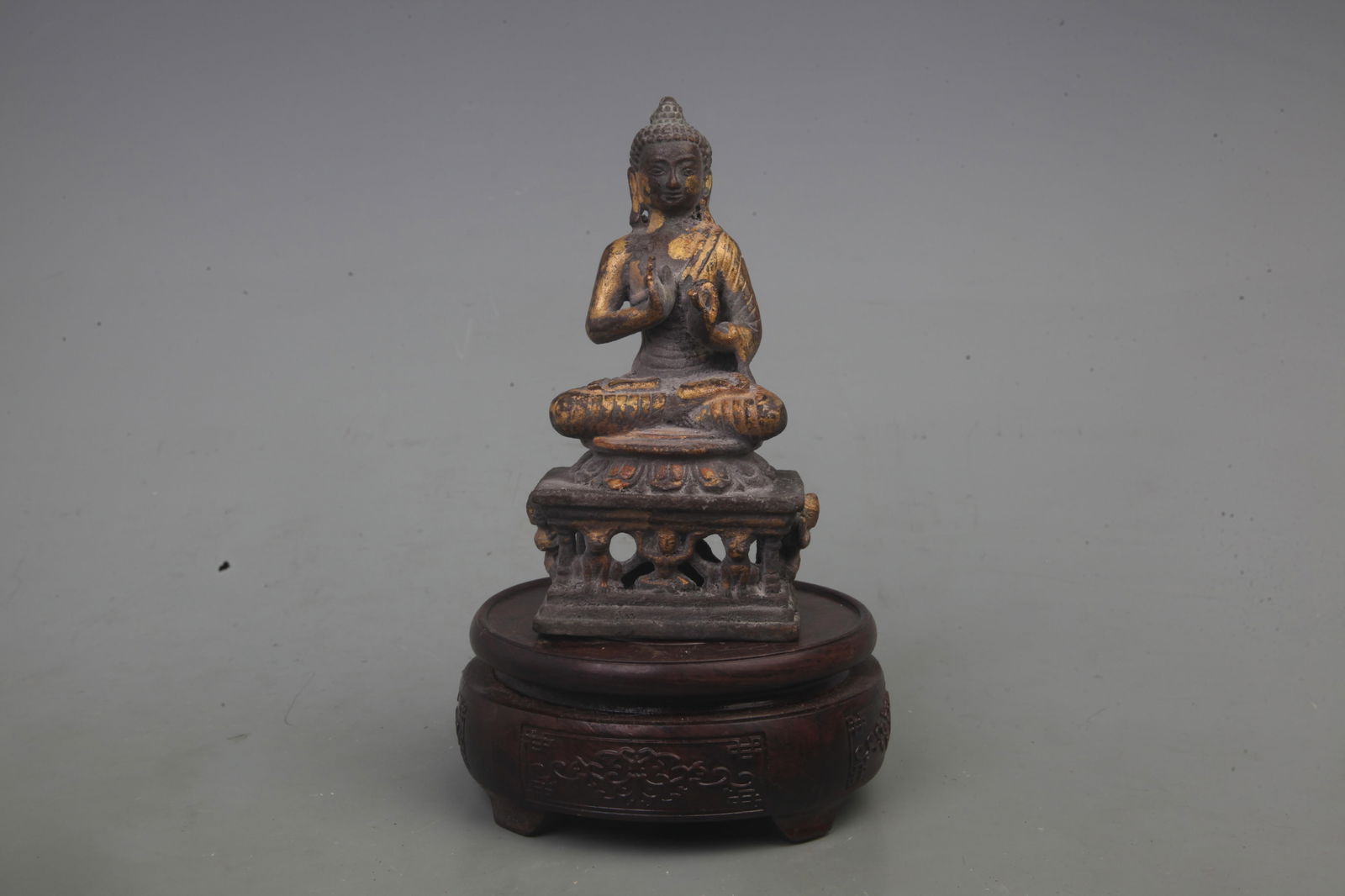 A FINE GILT BRONZE BAO MOONLIGHT BUDDHA: Qing Dynasty; High: 5.4 inch; Width: 2.8 inch;