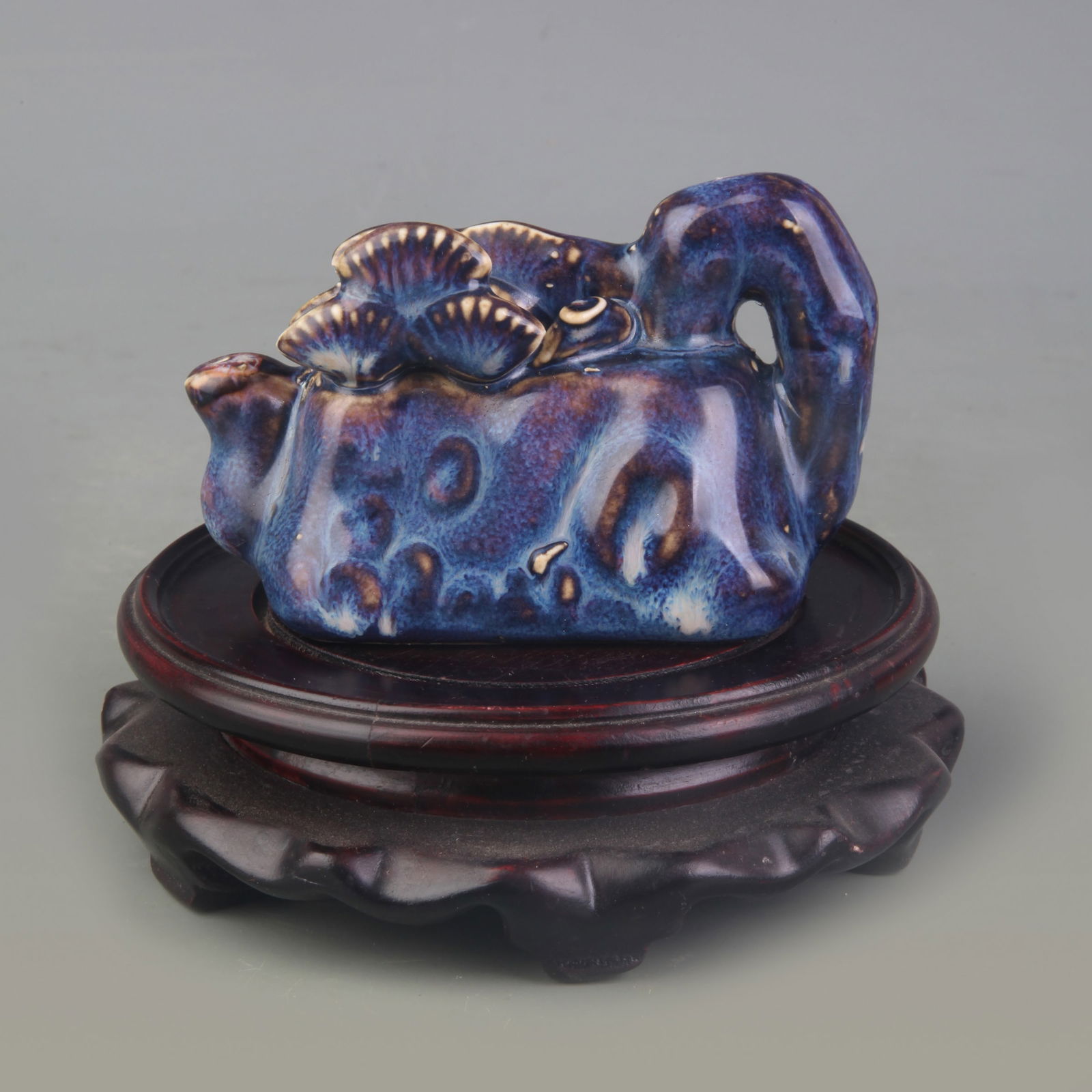 SCHOLAR’S STATIONERY: INK WATER DROPPER: Qing Dynasty; Long: 4.2 inch; High:2.5 inch