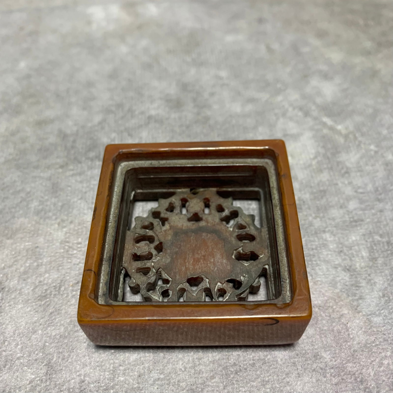 A FINE CELLULOID SEALS WITH BOX - 4