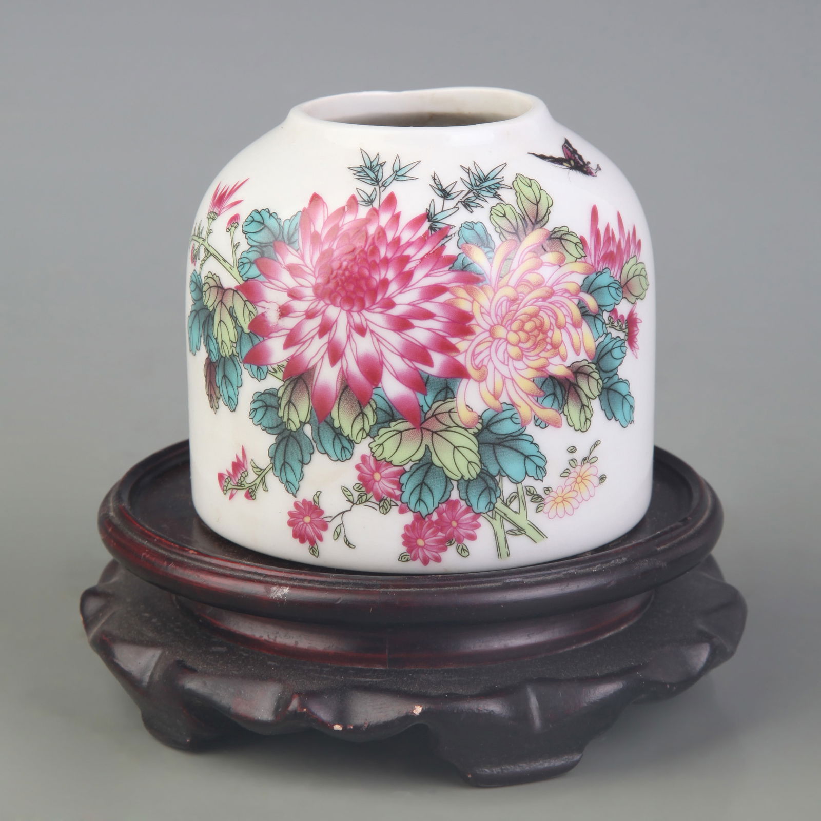 FAMILLE ROSE WATER POT WITH FLORAL AND BIRD DESIGN (1 of 5)