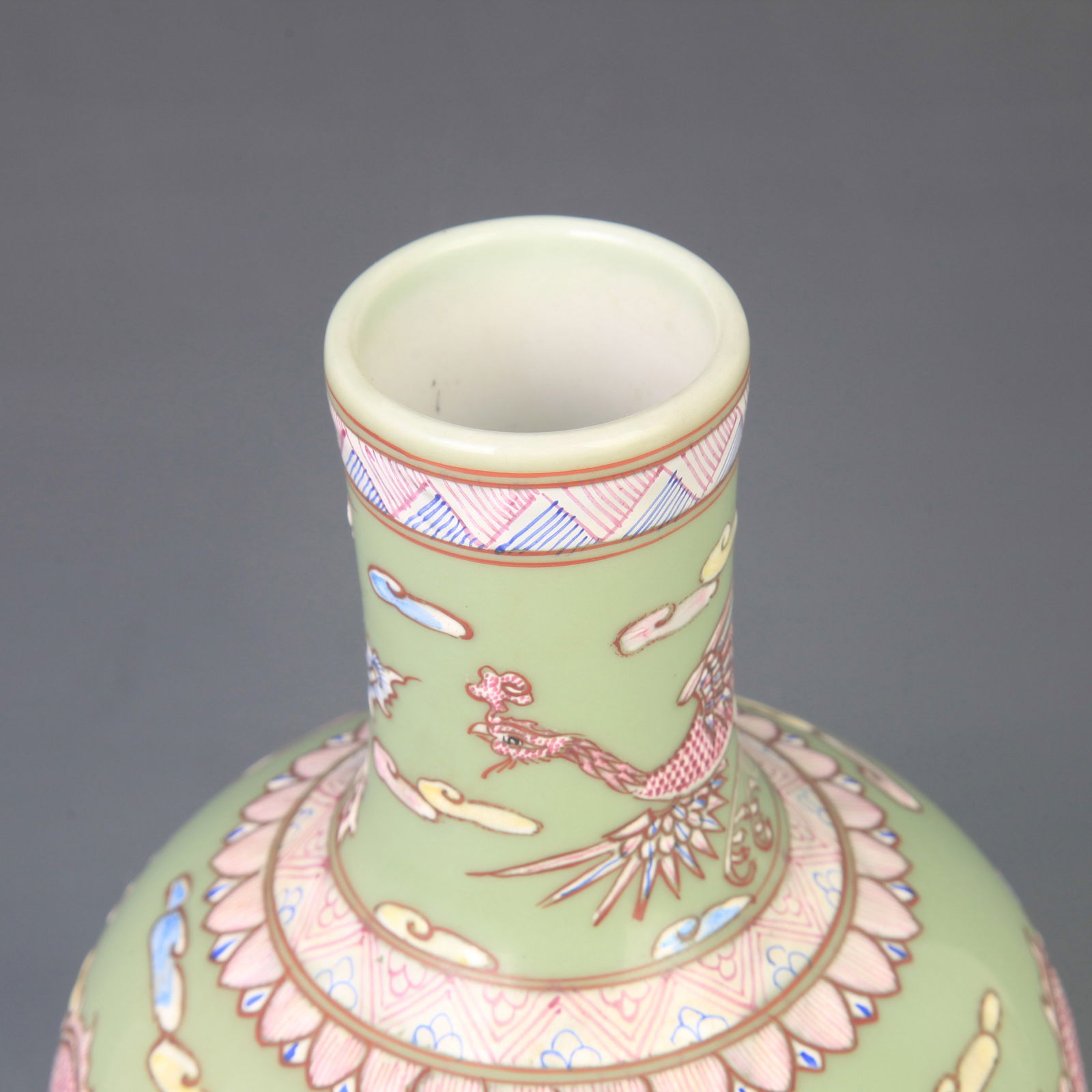 CELADON GROUND HEAVENLY GLOBE VASE WITH DRAGON PATTERN - 2