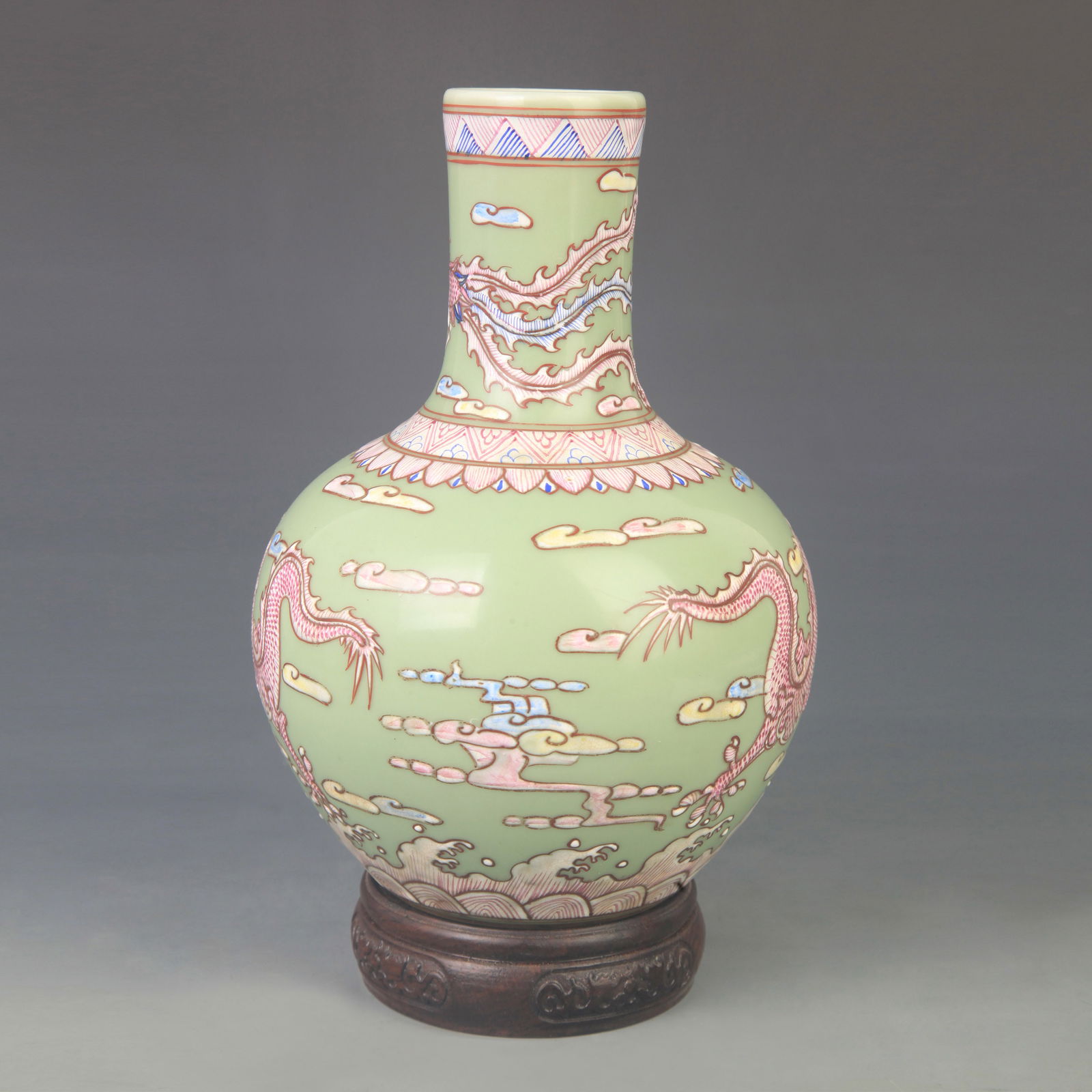 CELADON GROUND HEAVENLY GLOBE VASE WITH DRAGON PATTERN - 4