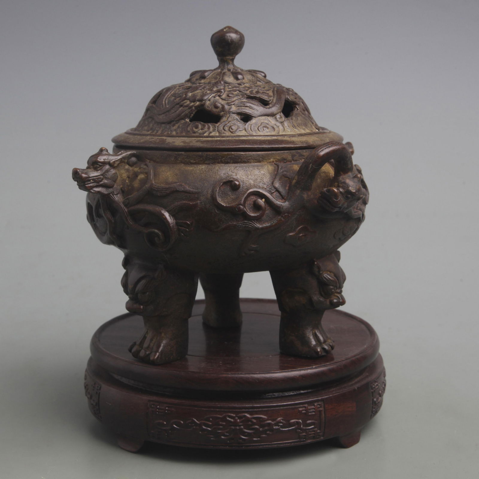 CENSER WITH CHI DRAGON PATTERN AND BEAST FEET: Ming Dynasty Style; Diameter: 7.5 inch; High: 6.5 inch;