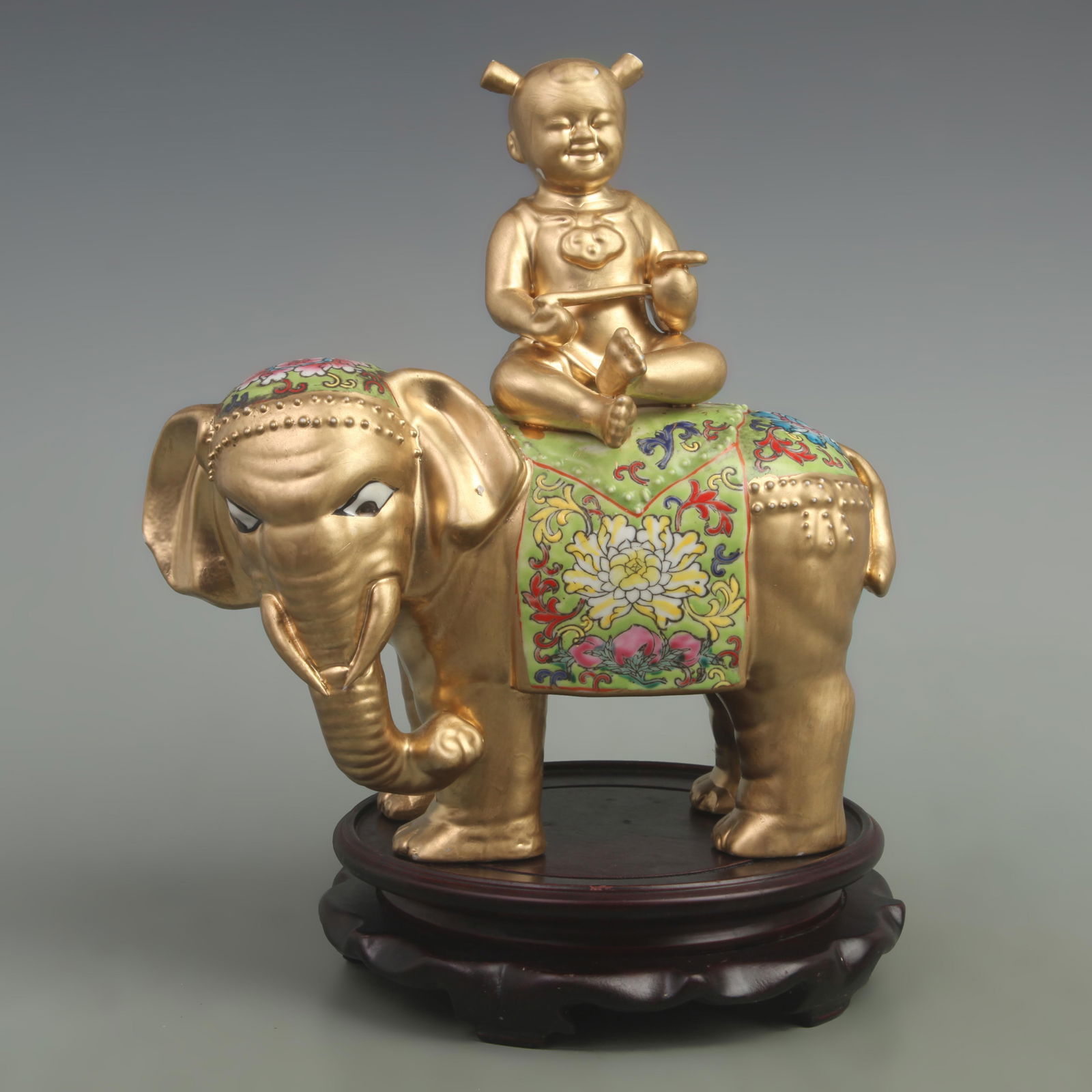 FAMILLE ROSE ELEPHANT WITH GIRL PATTERN STATUE DECORATION: Qing Dynasty Qian Long Period; Diameter: High: 10.1 inch; High: 10.5 inch;