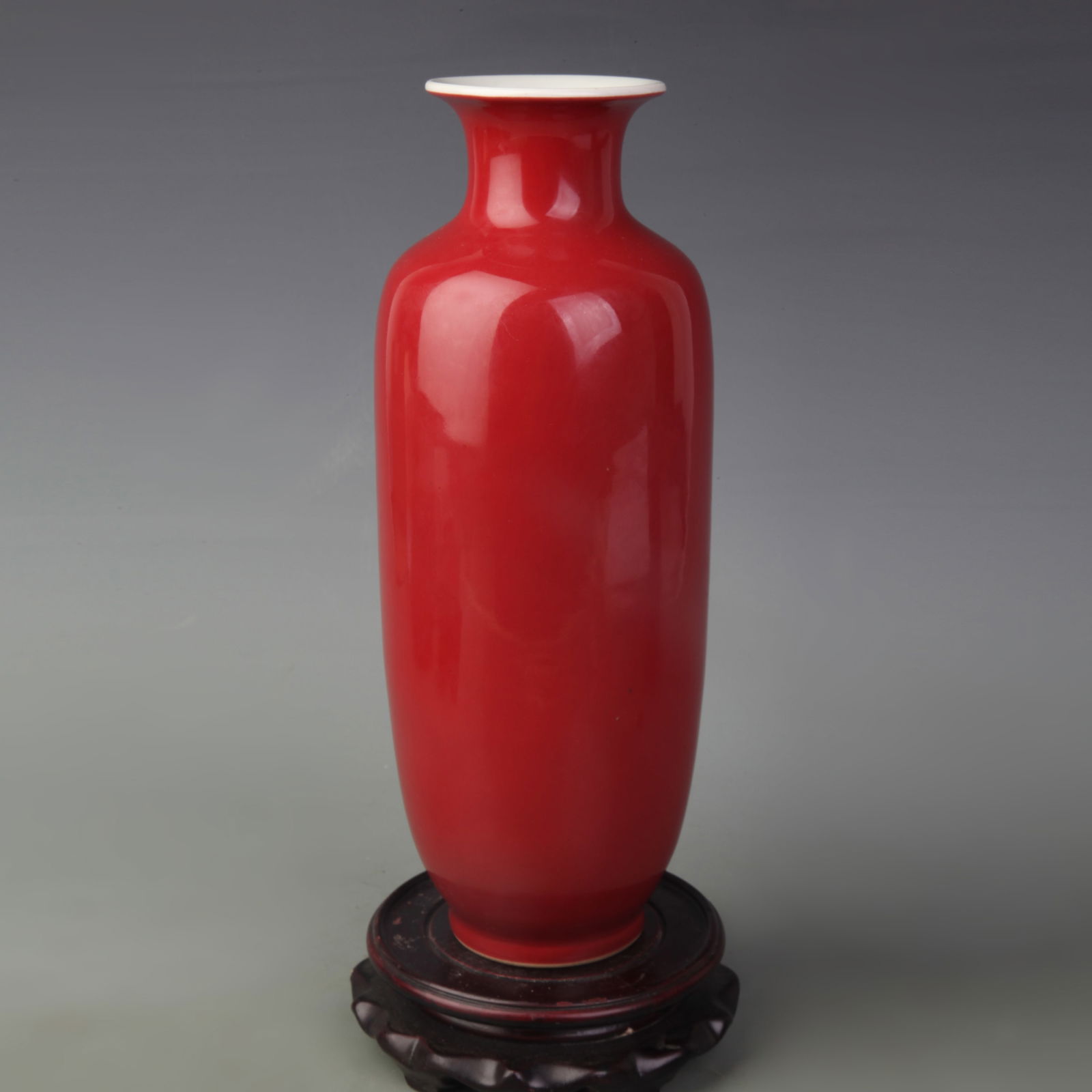 RED-GLAZED YU HU CHUN STYLE PORCELAIN VASE: Qing Dynasty Qian Long Period; High: 11.0 inch