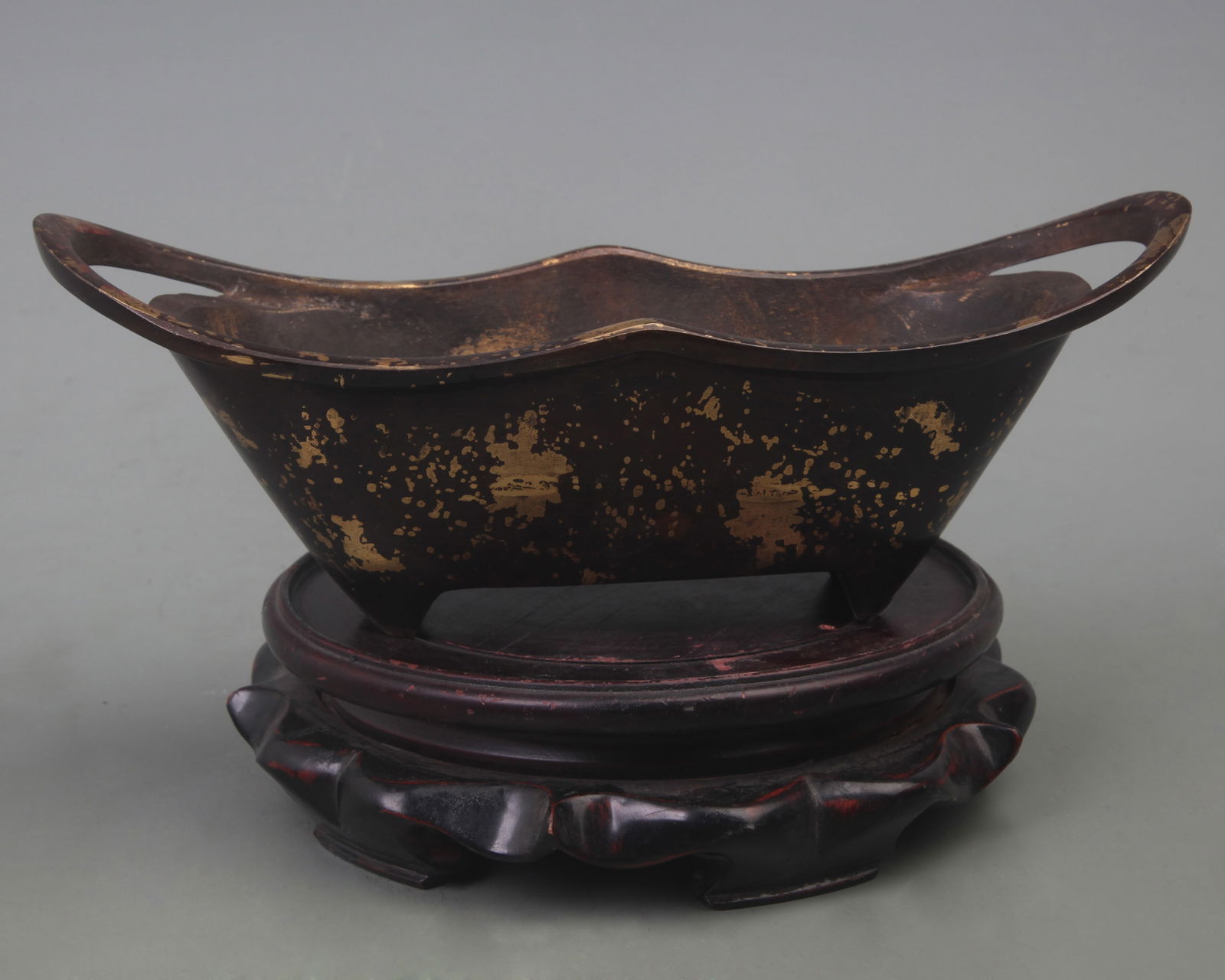 A FINE GOLD INGOT SHAPED SPRINKLE GOLD INCENSE BURNER: Ming Dynasty Style; Long: 9.4 inch; High: 3.8 inch; High: 3.5 inch;