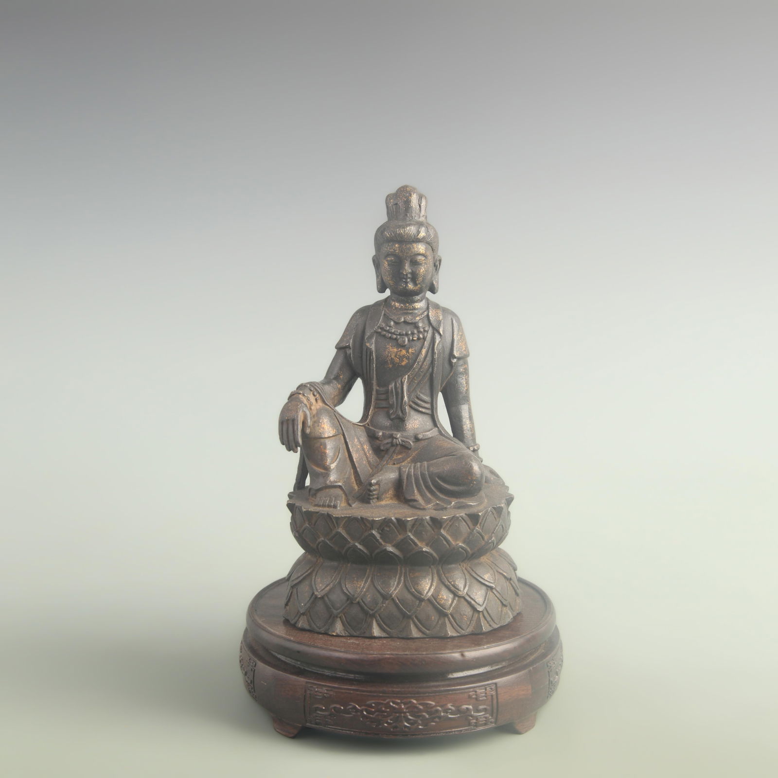 GILT-BRONZE WATER-MOON GUANYIN STATUE: 19th Century; High: 8.50 inch; Width: 3.80 inch; Long:4.90 inch