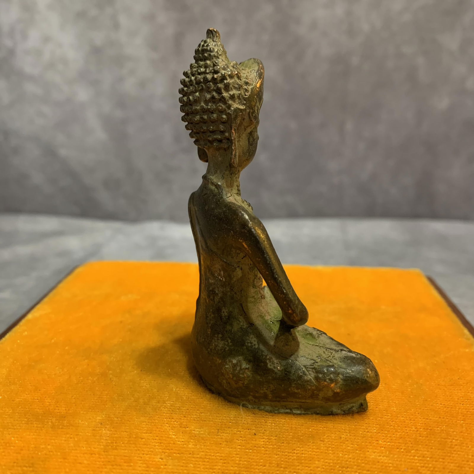 A FINE SMALL BRONZE BUDDHA STATUE - 4