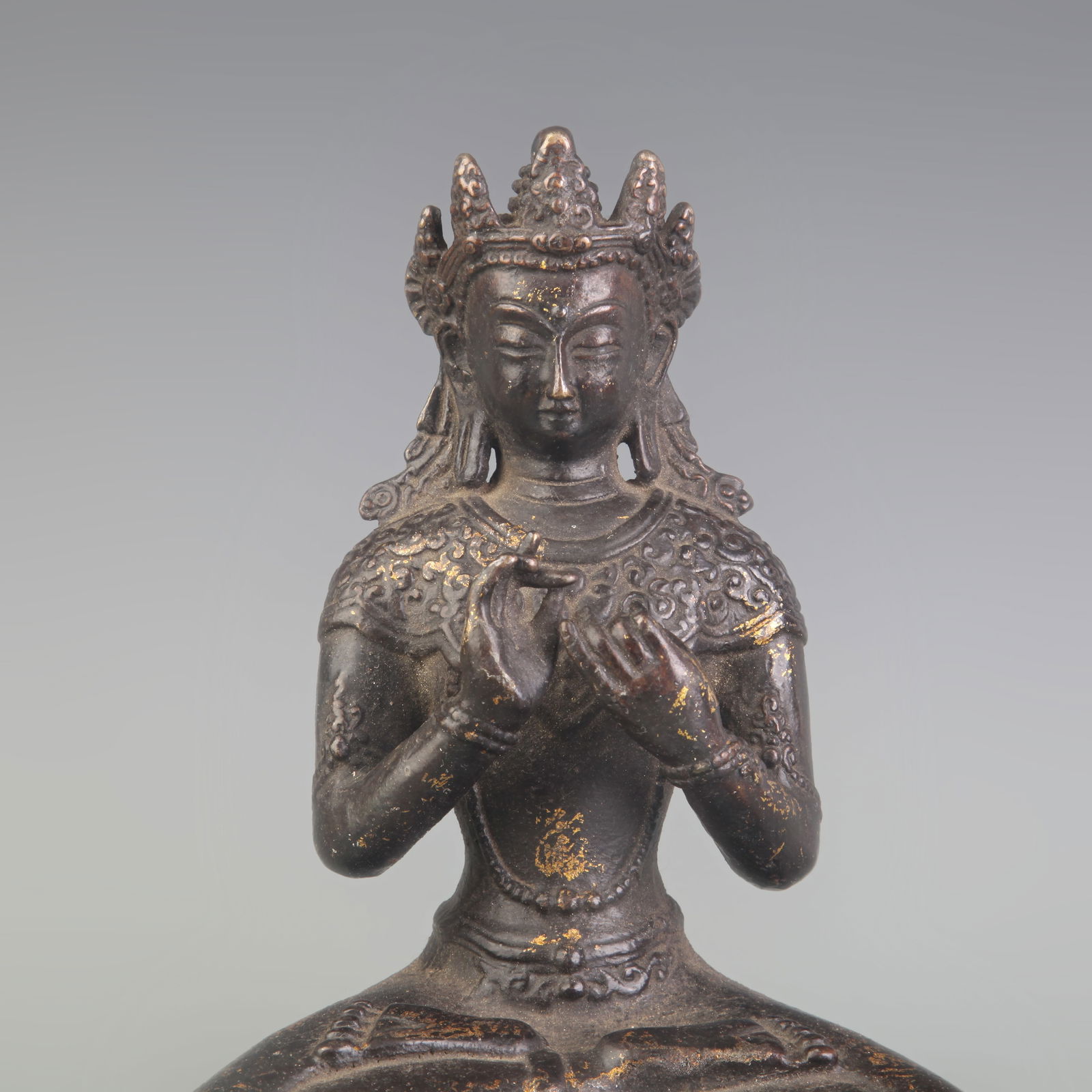 A FINE BRONZE BUDDHIST FIGURE - 2