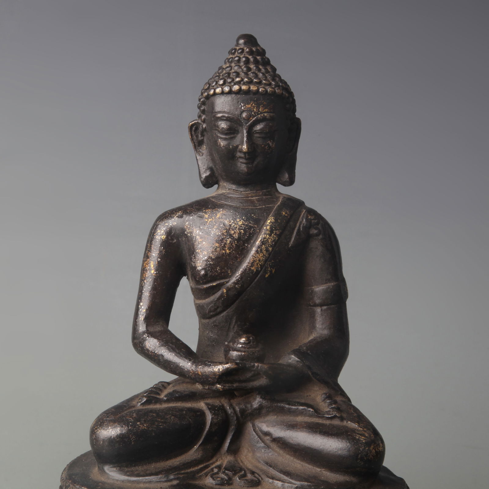 A FINE BRONZE AMITABHA STATUE - 2