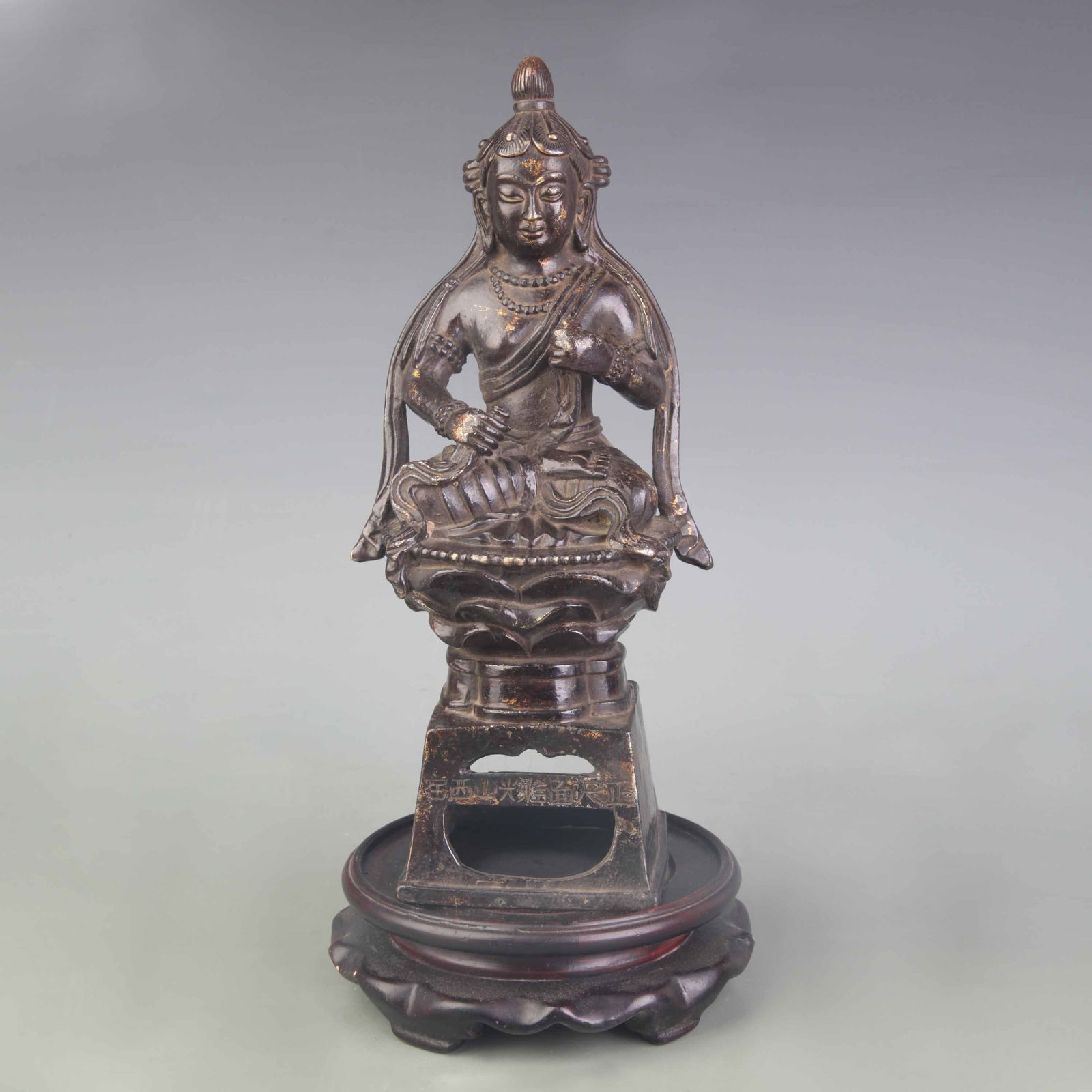 A FINELY MADE BUDDHA STATUE: Qing Dynasty; High: 9.6 inch;