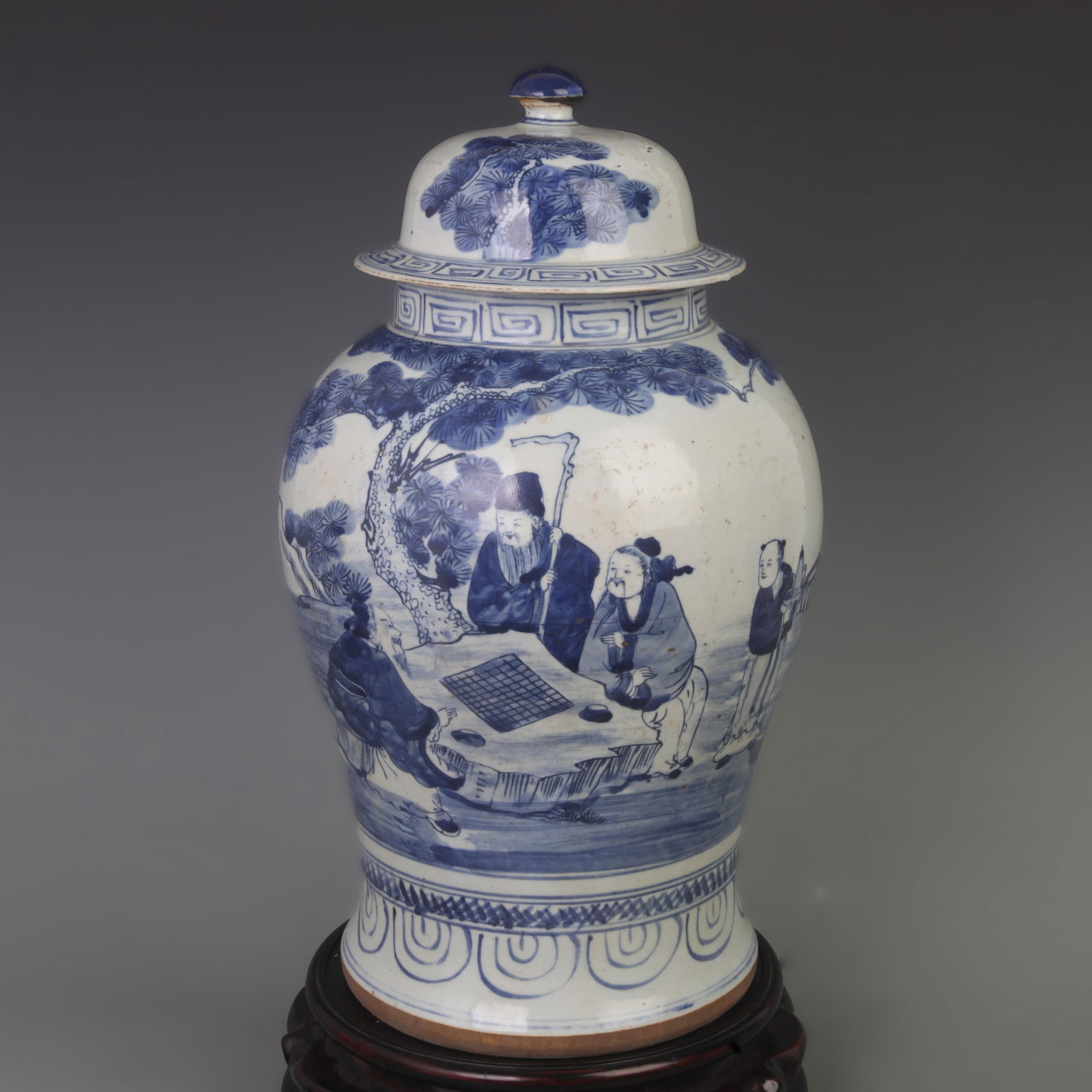 BLUE AND WHITE STORY PATTERN PORCELAIN VASE WITH LID: Qing Dynasty; High: 16.5 inch; Diameter: 5.5 inch;