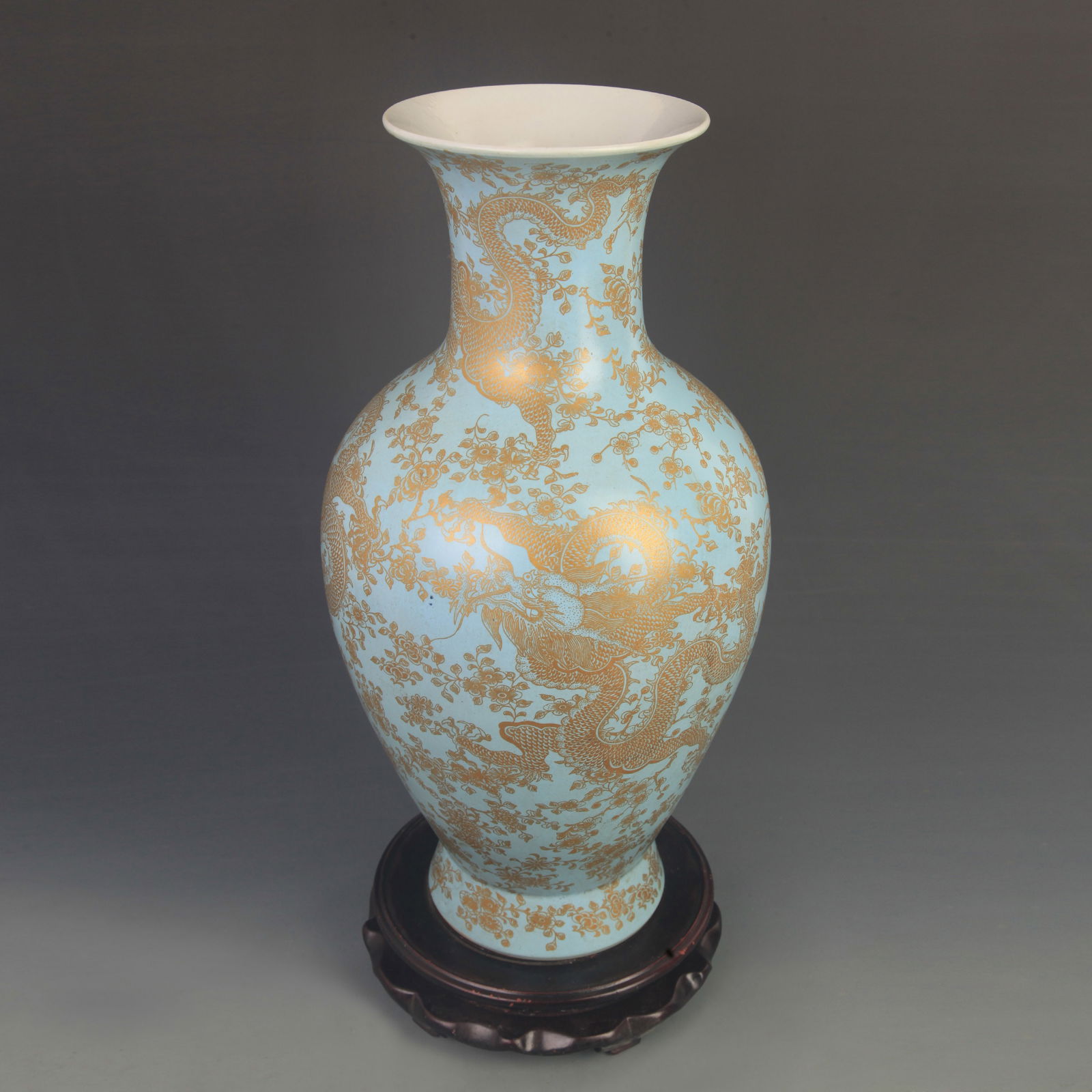 FAMILLE ROSE LIGHT GREEN GROUND DRAGON PATTERN PORCELAIN VASE: Qing Dynasty Kang Xi Period; High: 16.0 inch; Diameter: 8.50 inch