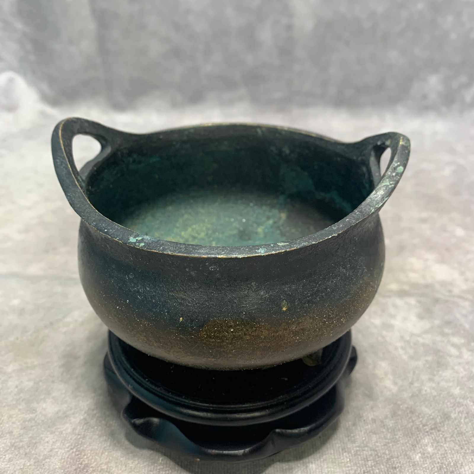MING-STYLE “QING YUWANTANG?? MARK BRONZE TRIPOD BRIDGE-HANDLE CENSER: Ming Dynasty Style; H; 3.4 inch; Diameter: 4.7 inch
