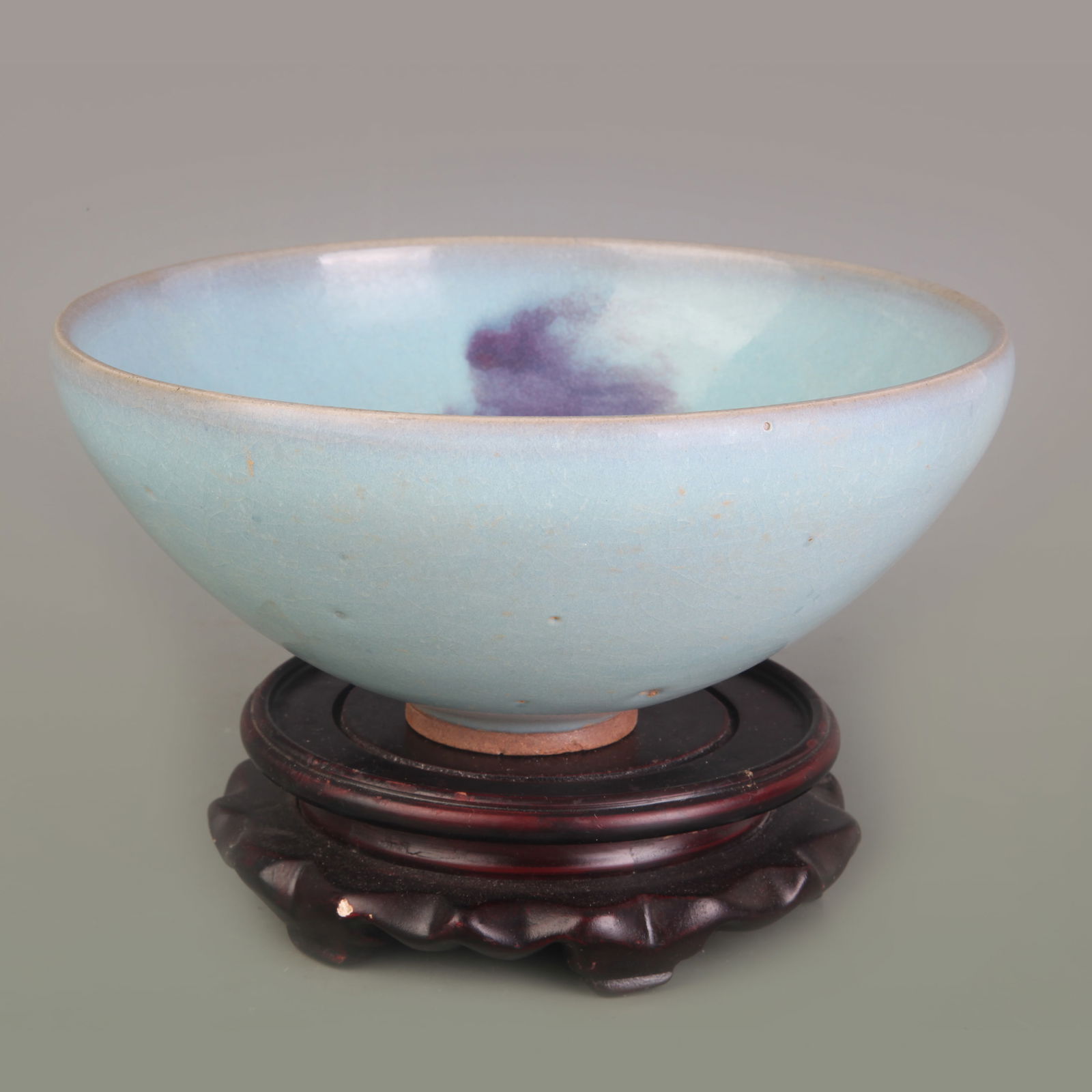 A FINE JUN KILN PORCELAIN BOWL: Song Dynasty Style; Diameter: 7.1 inch; High: 3.3 inch