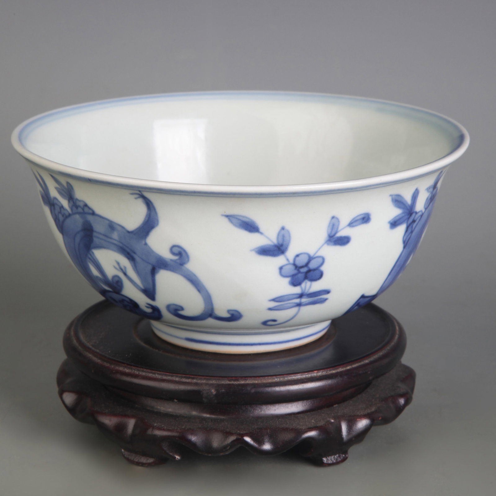 BLUE AND WHITE AUSPICIOUS BEAST PATTERN PORCELAIN BOWL: Ming Dynasty Style Wan Li Period; Diameter: 6.4 inch; High: 2.8 inch