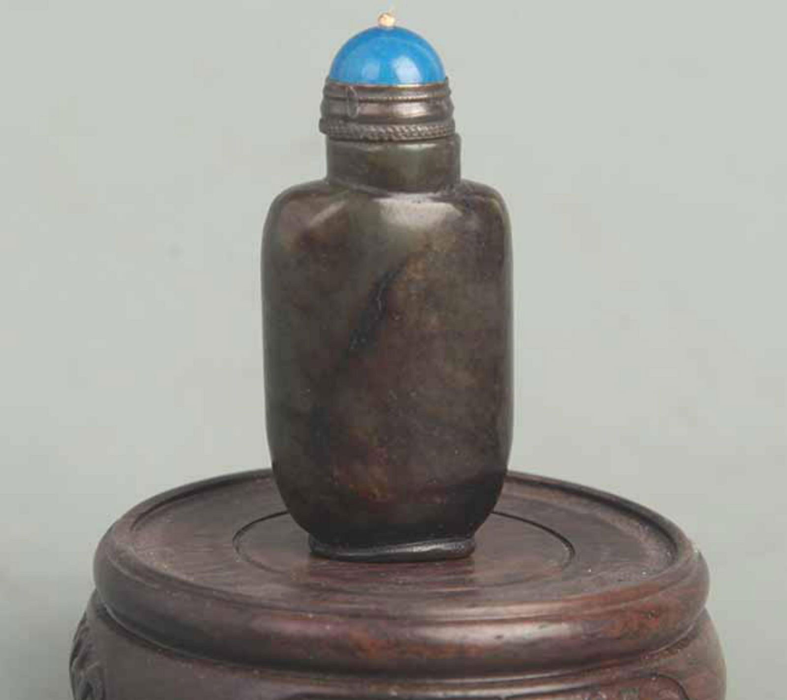 A FINE JADE MADE SNUFF BOTTLE - 3