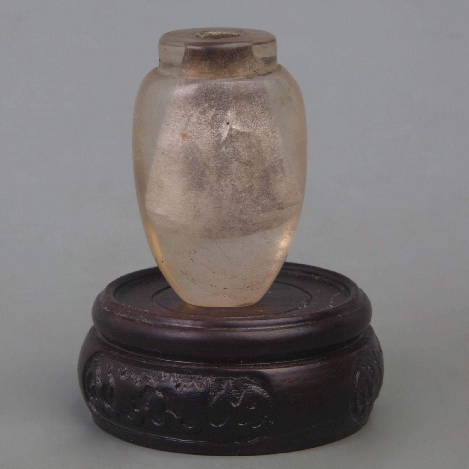 NATURAL CRYSTAL MADE PLAIN SNUFF BOTTLE: Qing Dynasty; High: 2.0 inch; Width: 1.2 inch; Diameter: 1.0 inch;