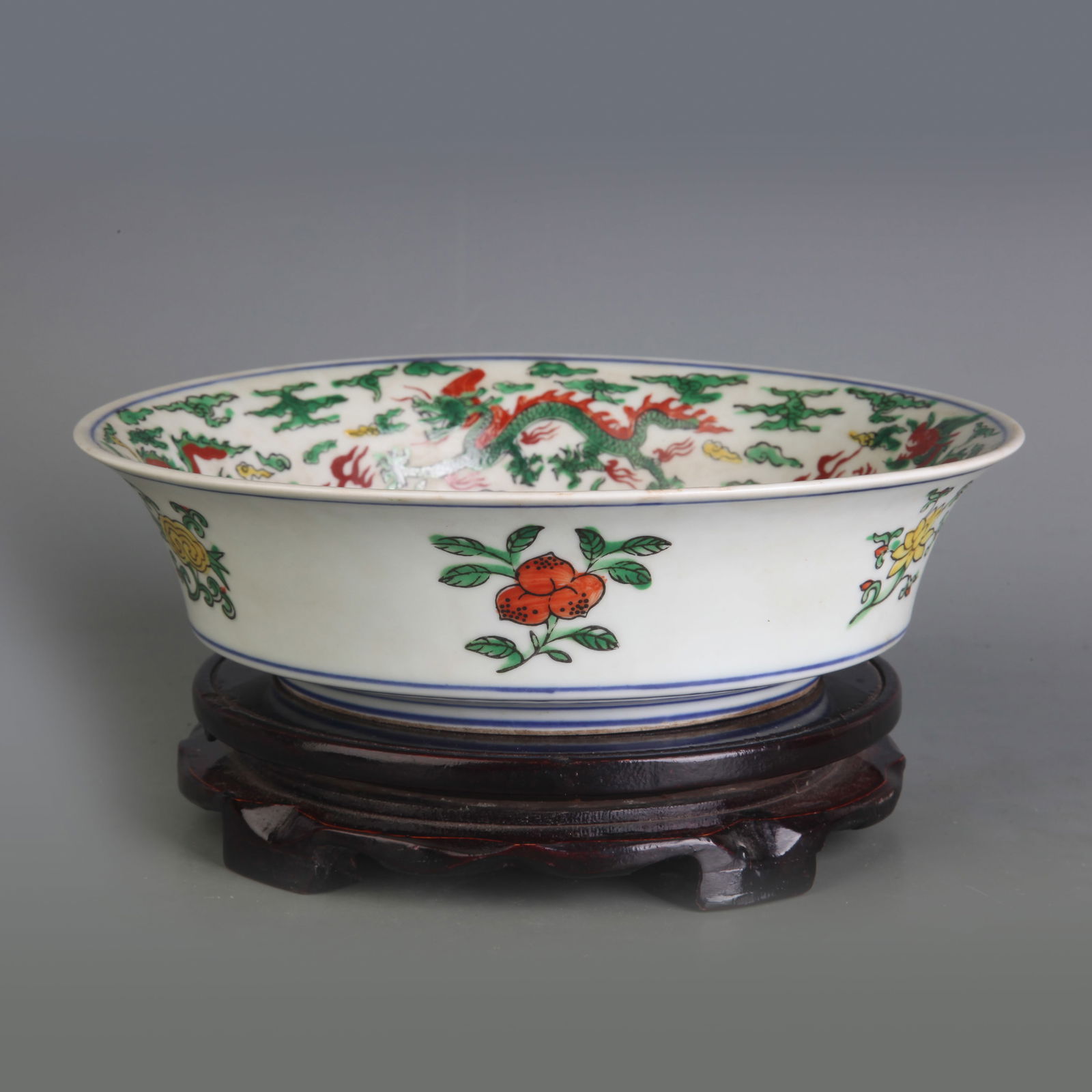 A FINE FIVE-COLORED FIGURE PATTERN PORCELAIN PLATE - 3