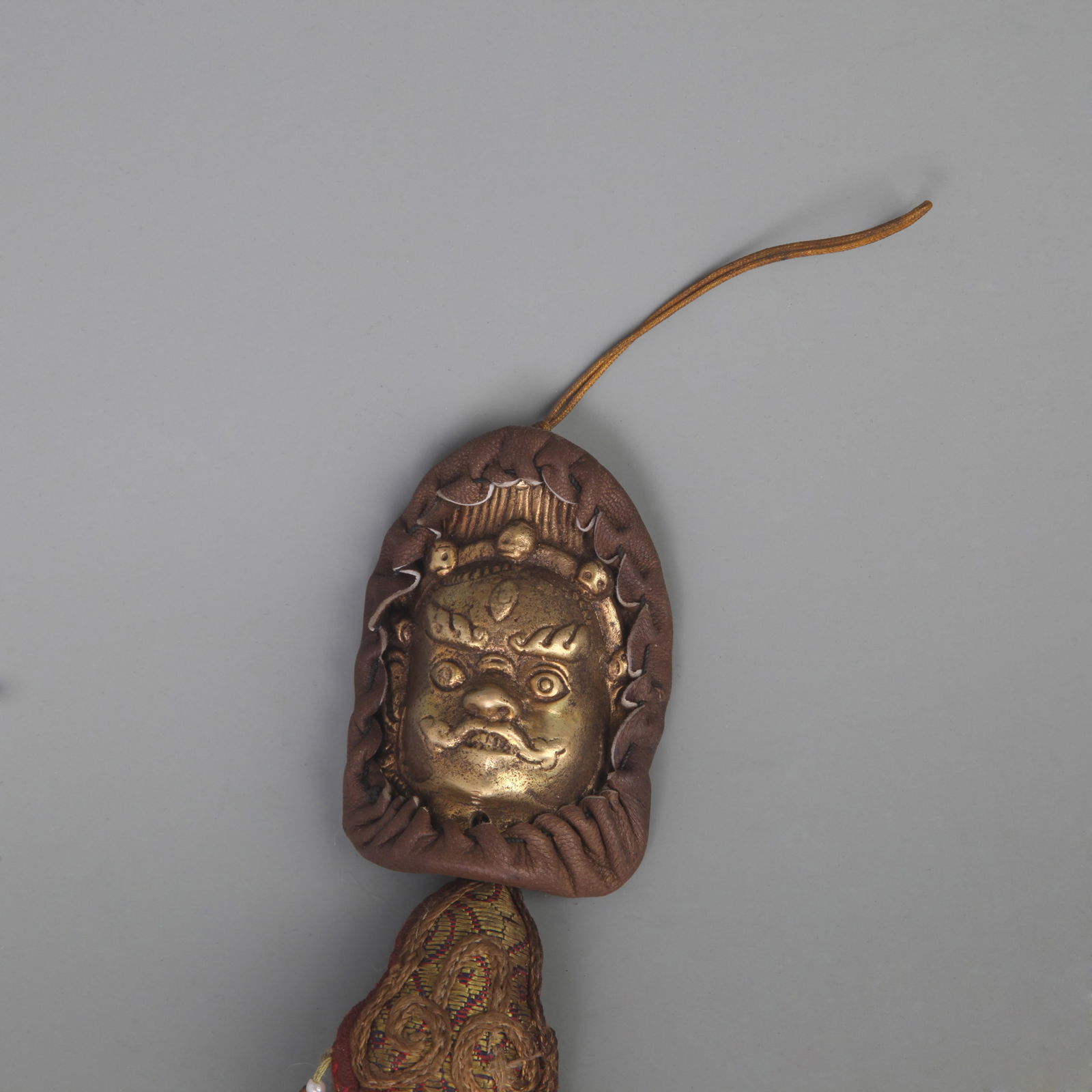 A FINE TIBETAN BUDDHIST RITUAL IMPLEMENT - 2