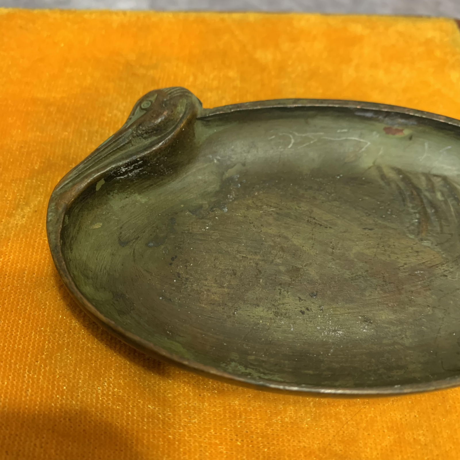 A FINE SMALL BRONZE PLATE - 2