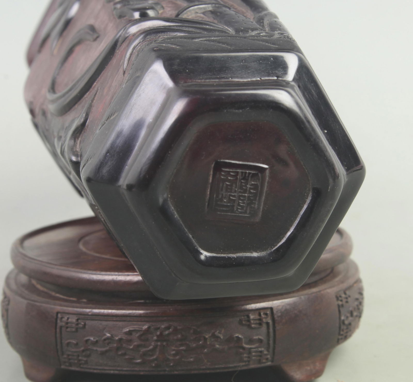 RARE GLASS MADE FISH PATTERN SIX SIDE VASE - 2