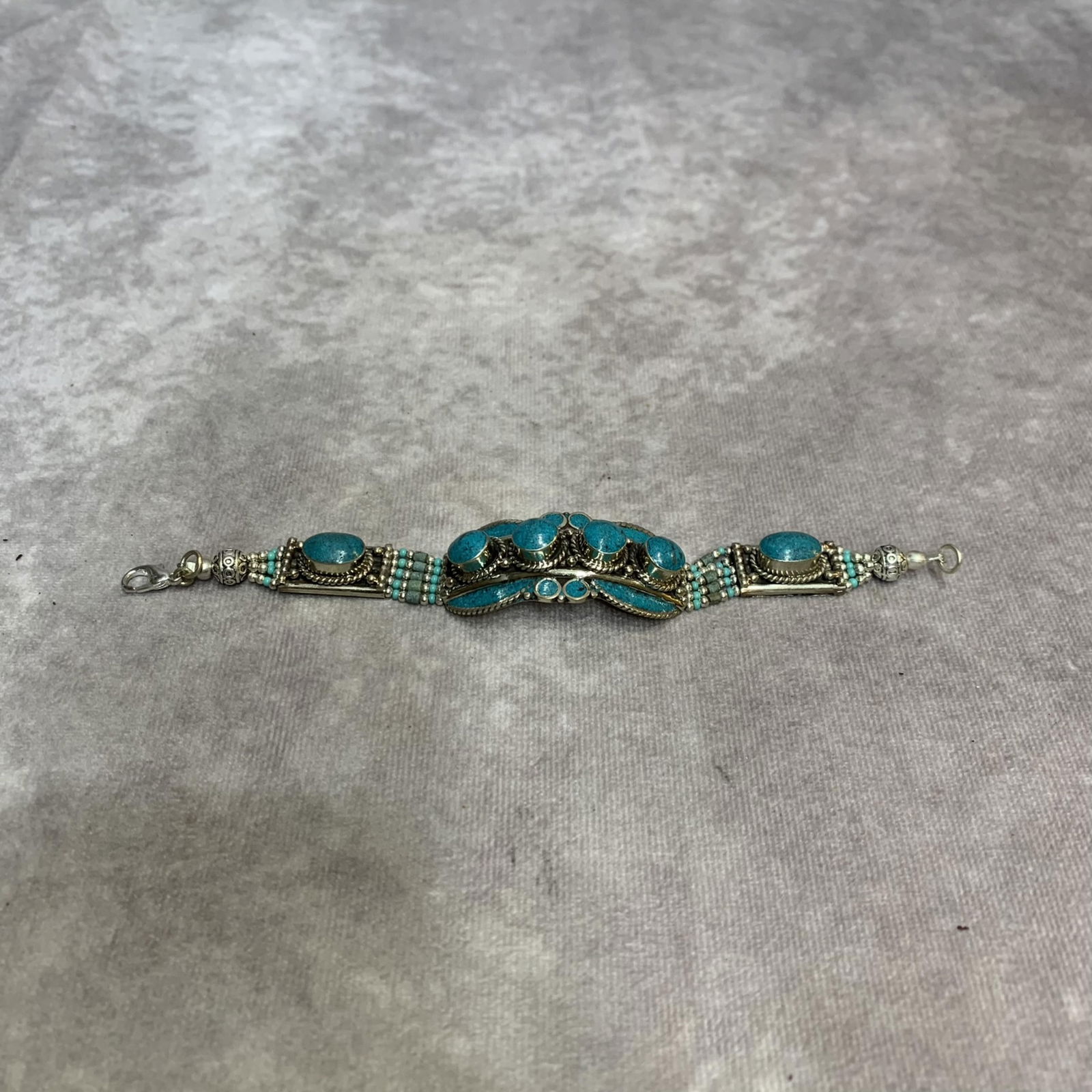 A FINE GEMSTONE MADE BRACELETS: Modern; Long: 5.7 inch; Width: 0.8 inch; Diameter: 2.2 inch;