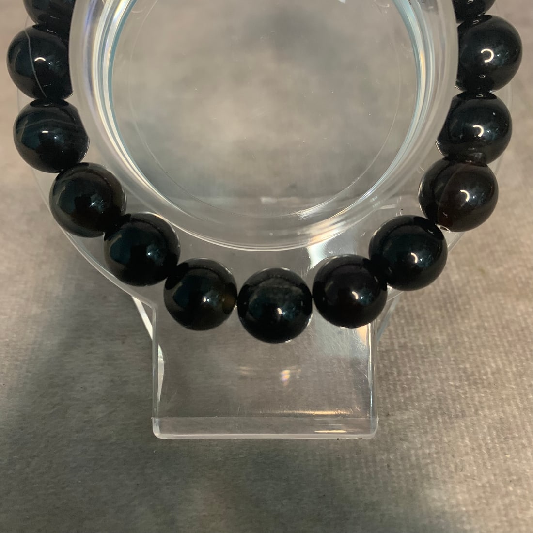 A FINE OBSIDIAN MADE BRACELET - 2