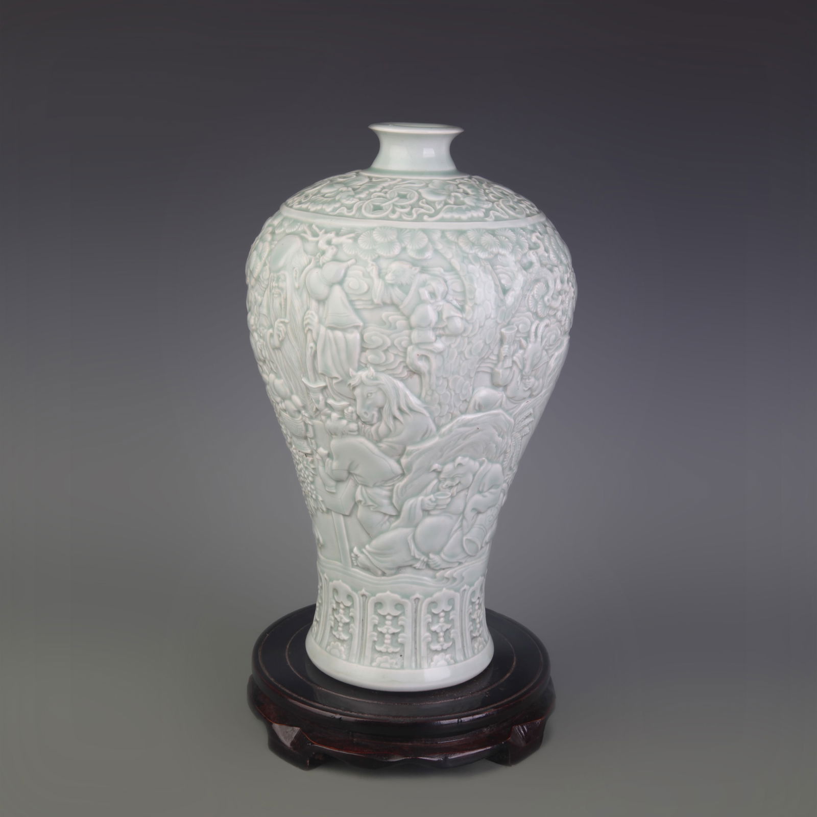 A FINE BLUE GLAZE CARVED FIGURE PATTERN PLUM STYLE PORCELAIN VASE: Qing Dynasty Qian Long Period; Diameter: 4.2 inch; High: 11.1 inch