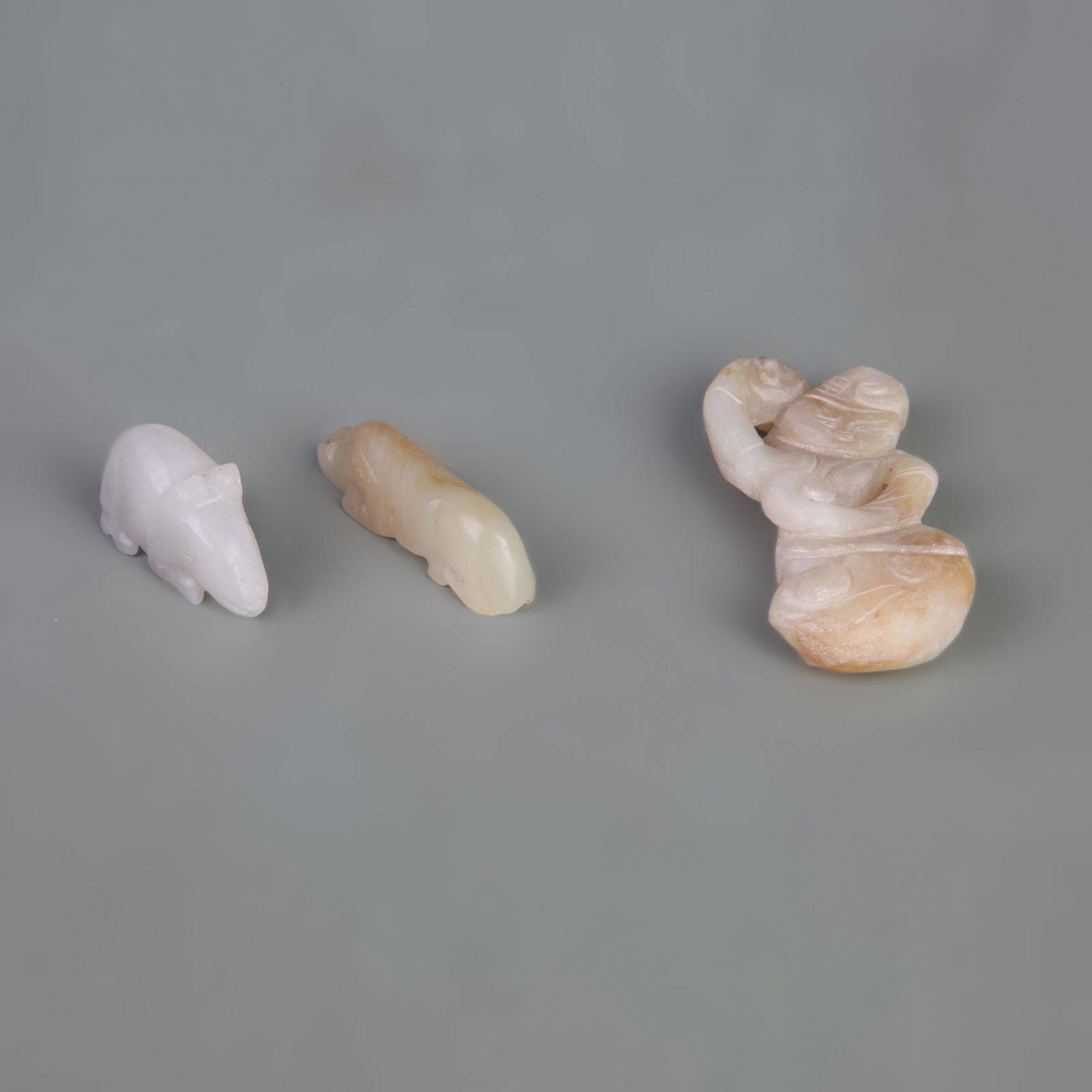 GROUP OF HETIAN JADE PENDANTS (THREE PIECES): Width: 0.4-1.3 inch; Long:1.4-3.1 inch