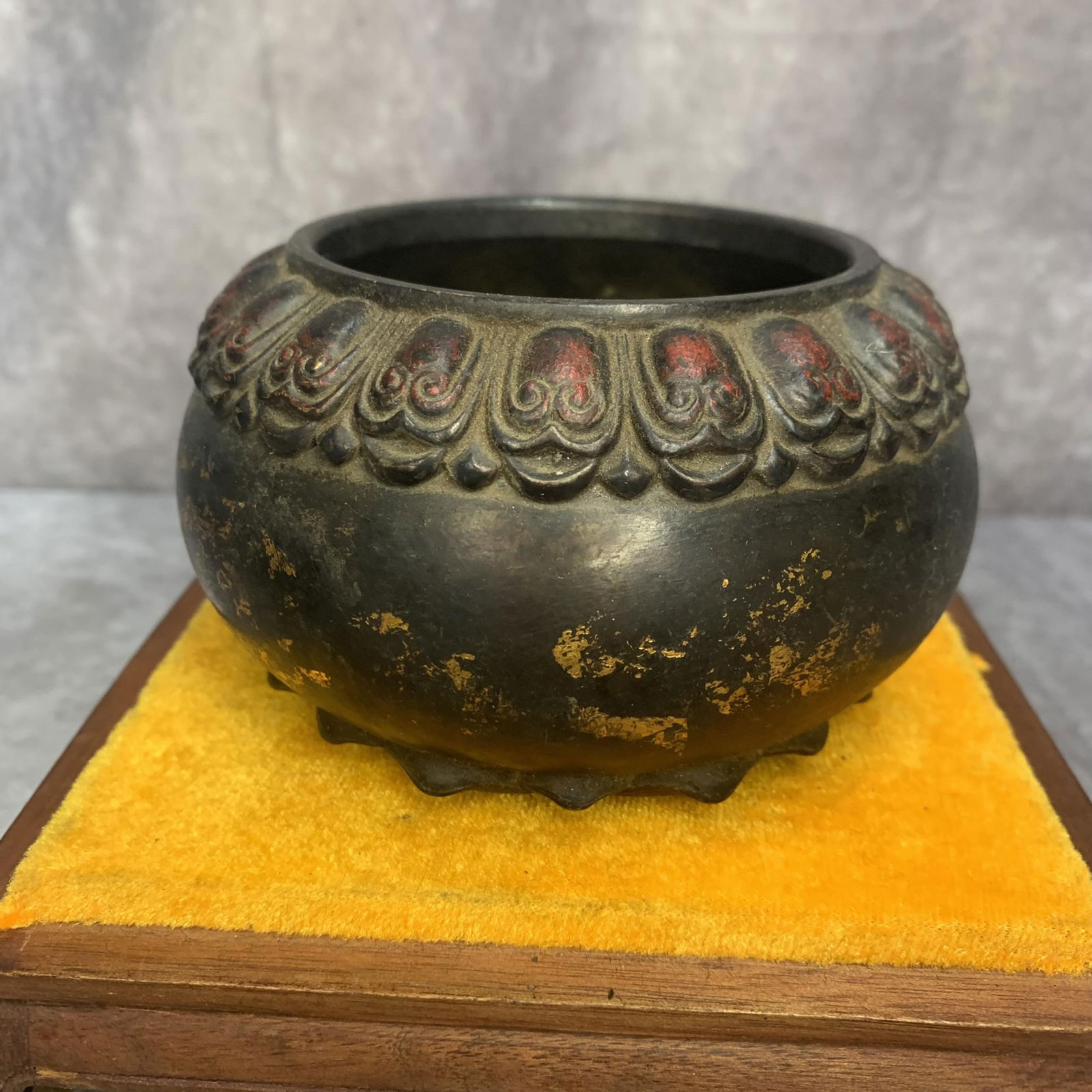 A FINE BRONZE CENSER - 2