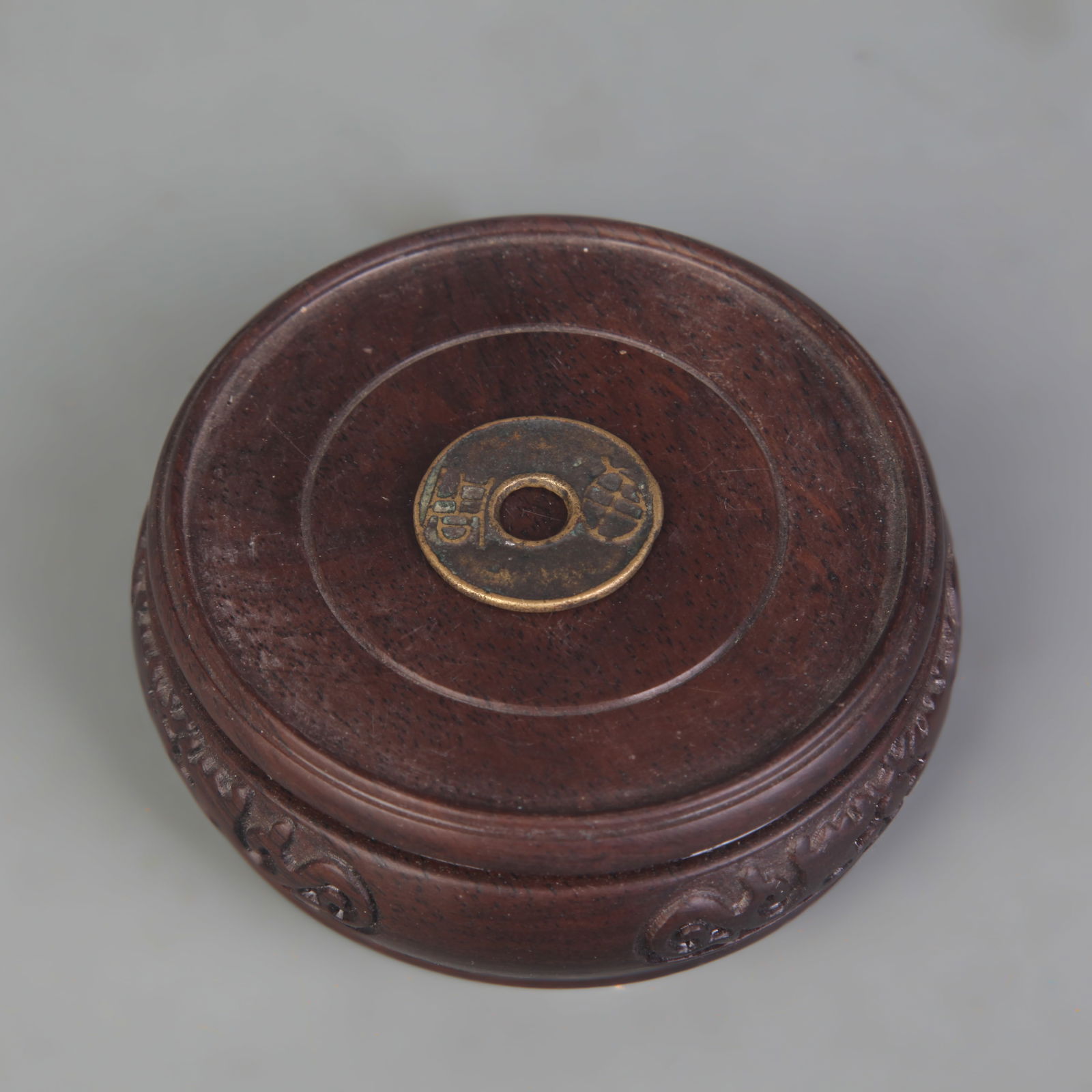 A FINE OLD CHINESE COIN - 2