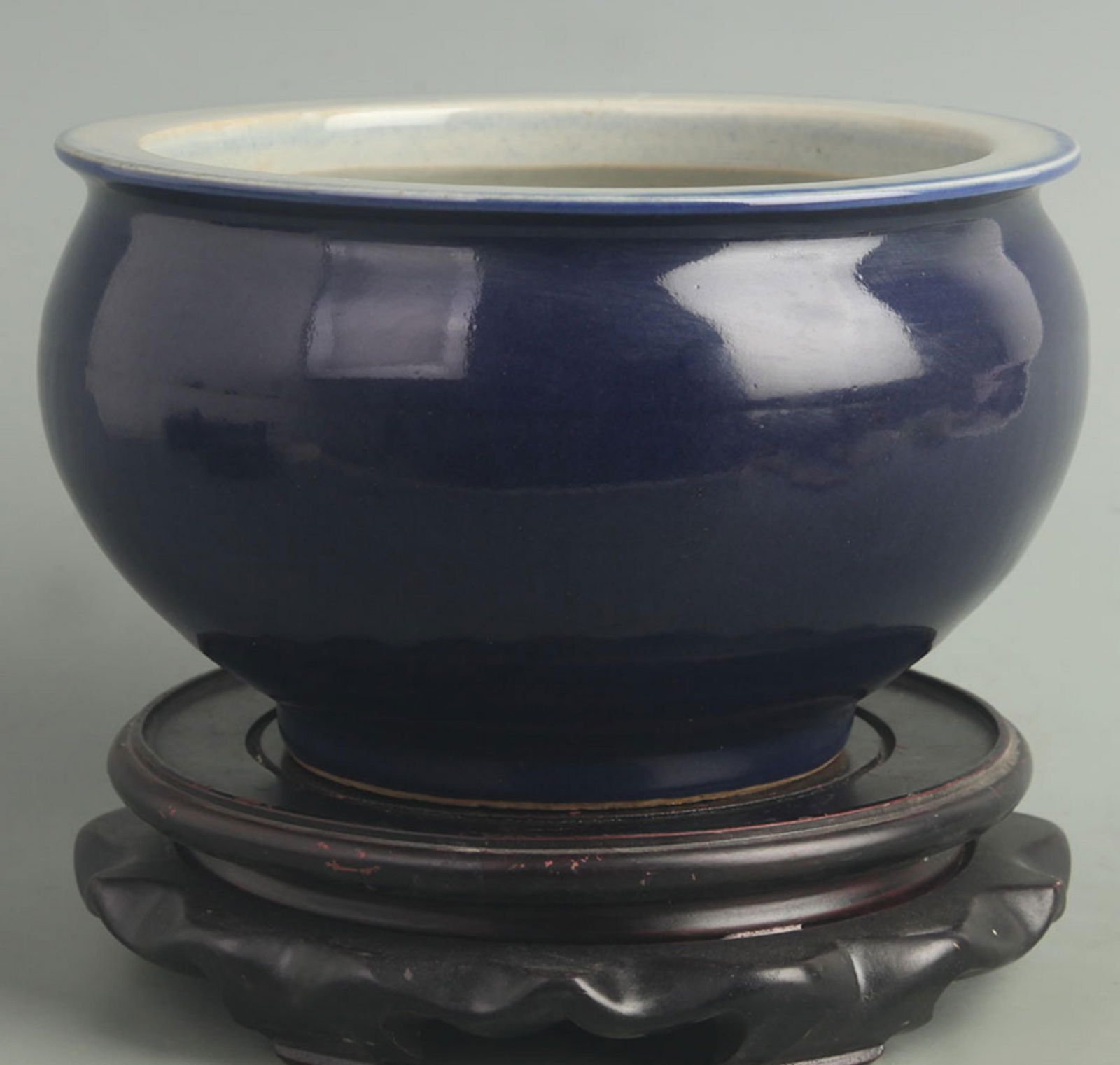 CELADON GLAZE PORCELAIN BRUSH WASHER: Qing Dynasty; High: 6.80 inch; Diameter: 7.80 inch