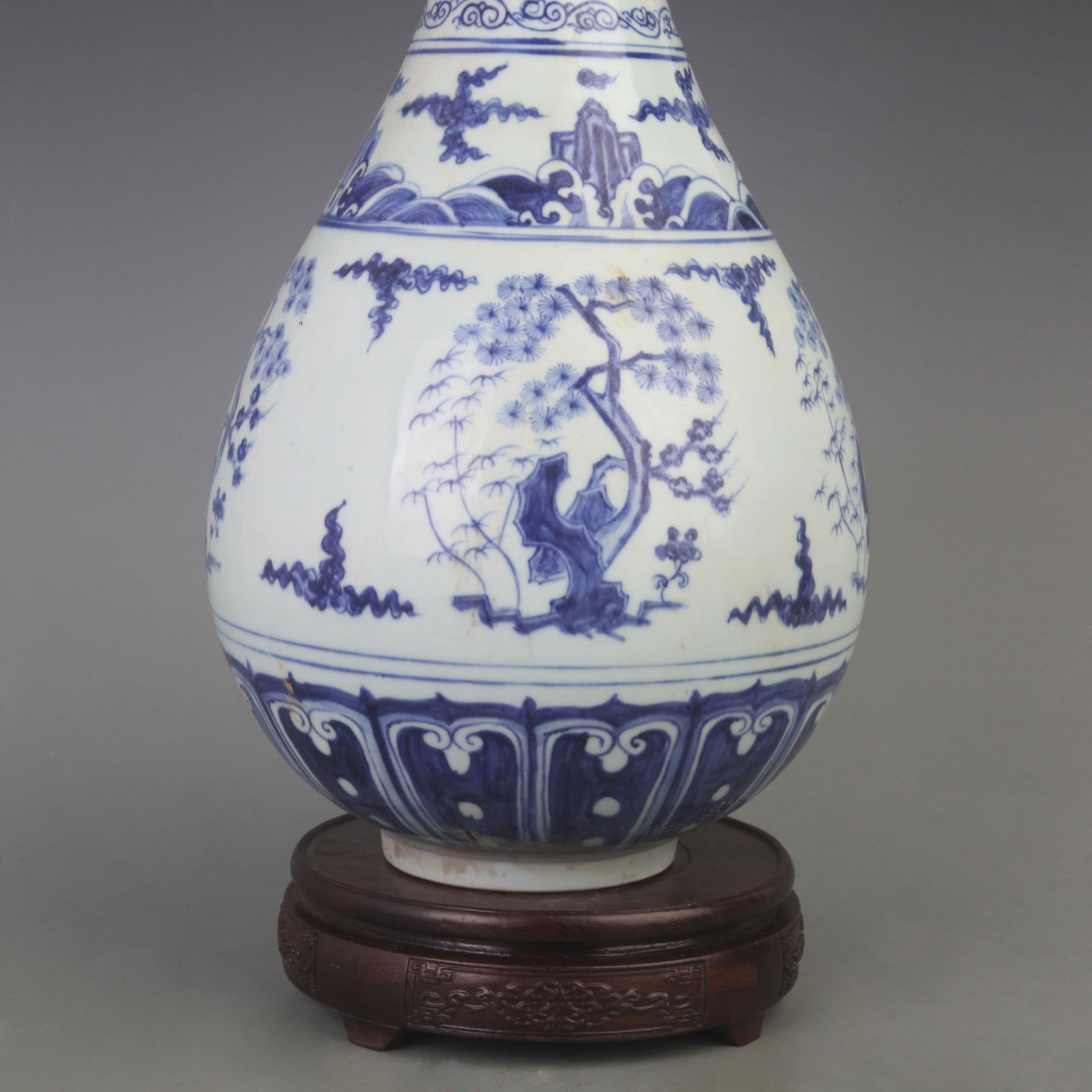 BLUE AND WHITE GARLIC-SHAPED VASE WITH PINE TREE PATTERN - 3