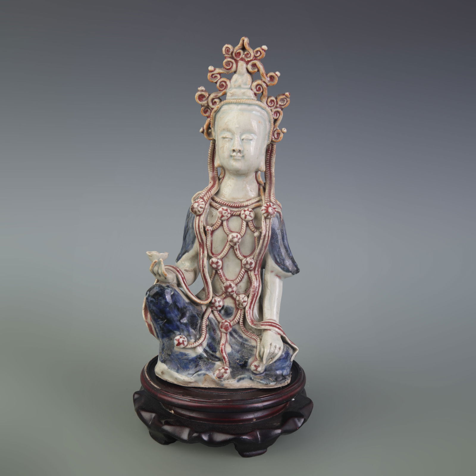 A FINE DEHUA KLIN PORCELAIN GUANYIN FIGURE: Ming Dynasty Style; High: 9.5 inch