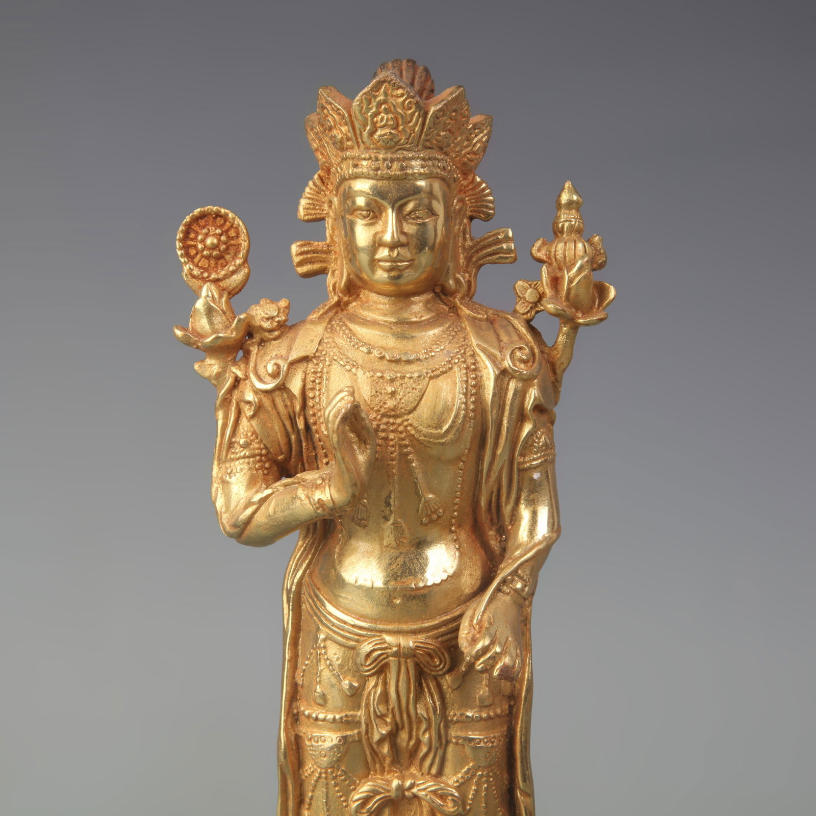 A FINE GILT BRONZE BUDDHA STATUE - 2