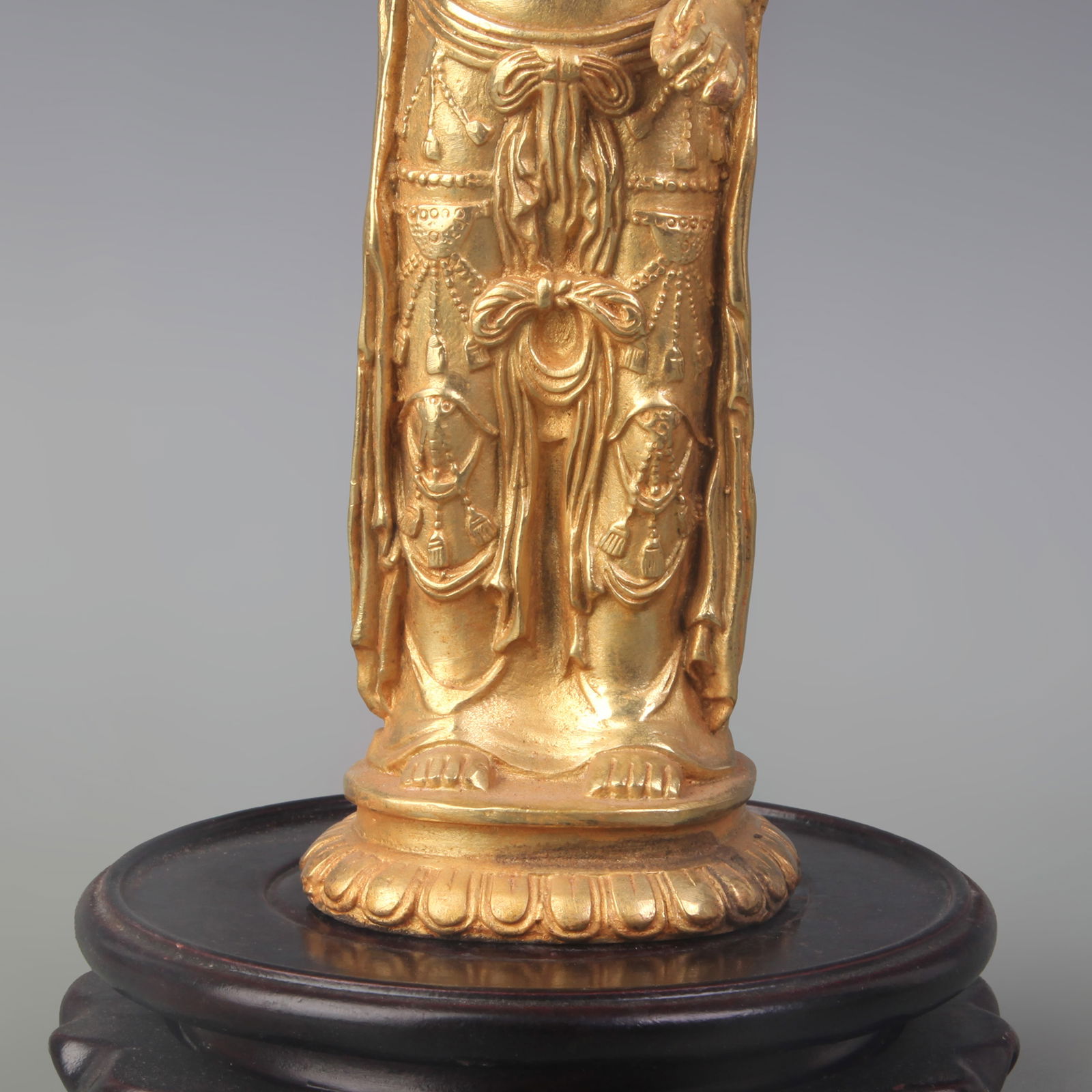 A FINE GILT BRONZE BUDDHA STATUE - 3