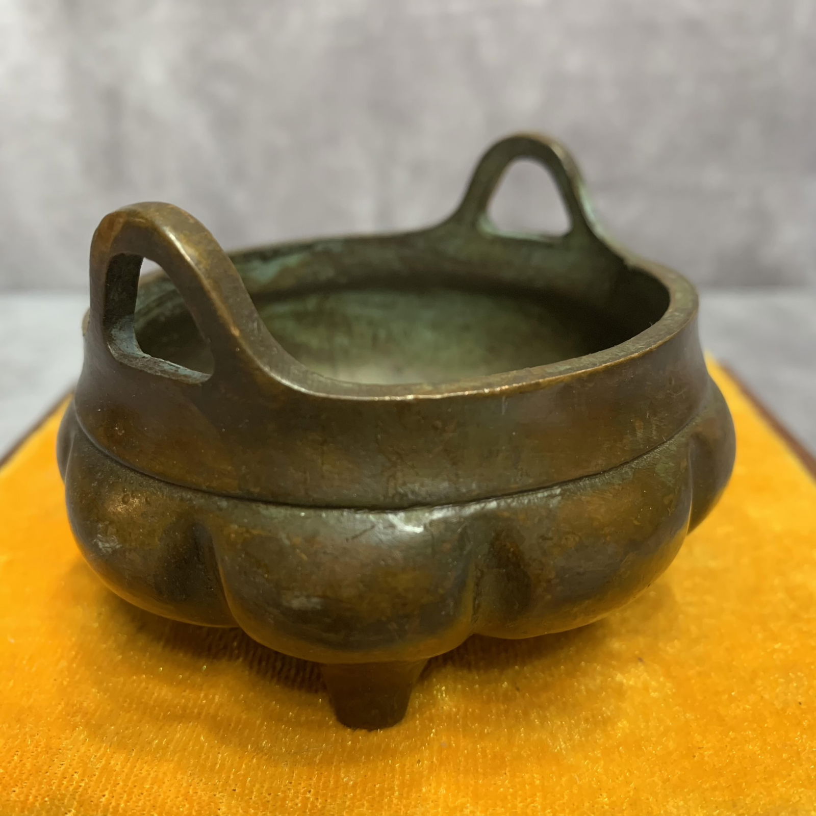 A FINE MELON SHAPED BRONZE CENSER - 3