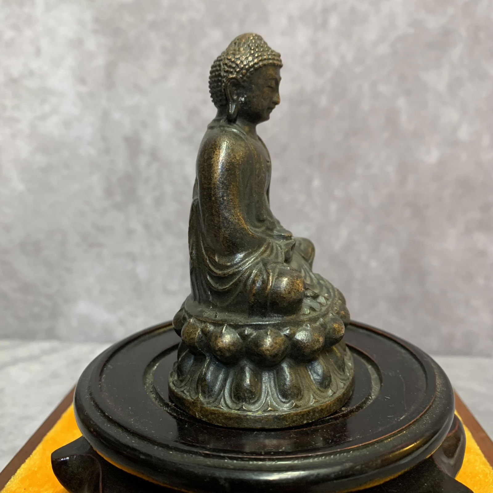 A SMALL BRONZE MAITREYA BUDDHA STATUE - 5