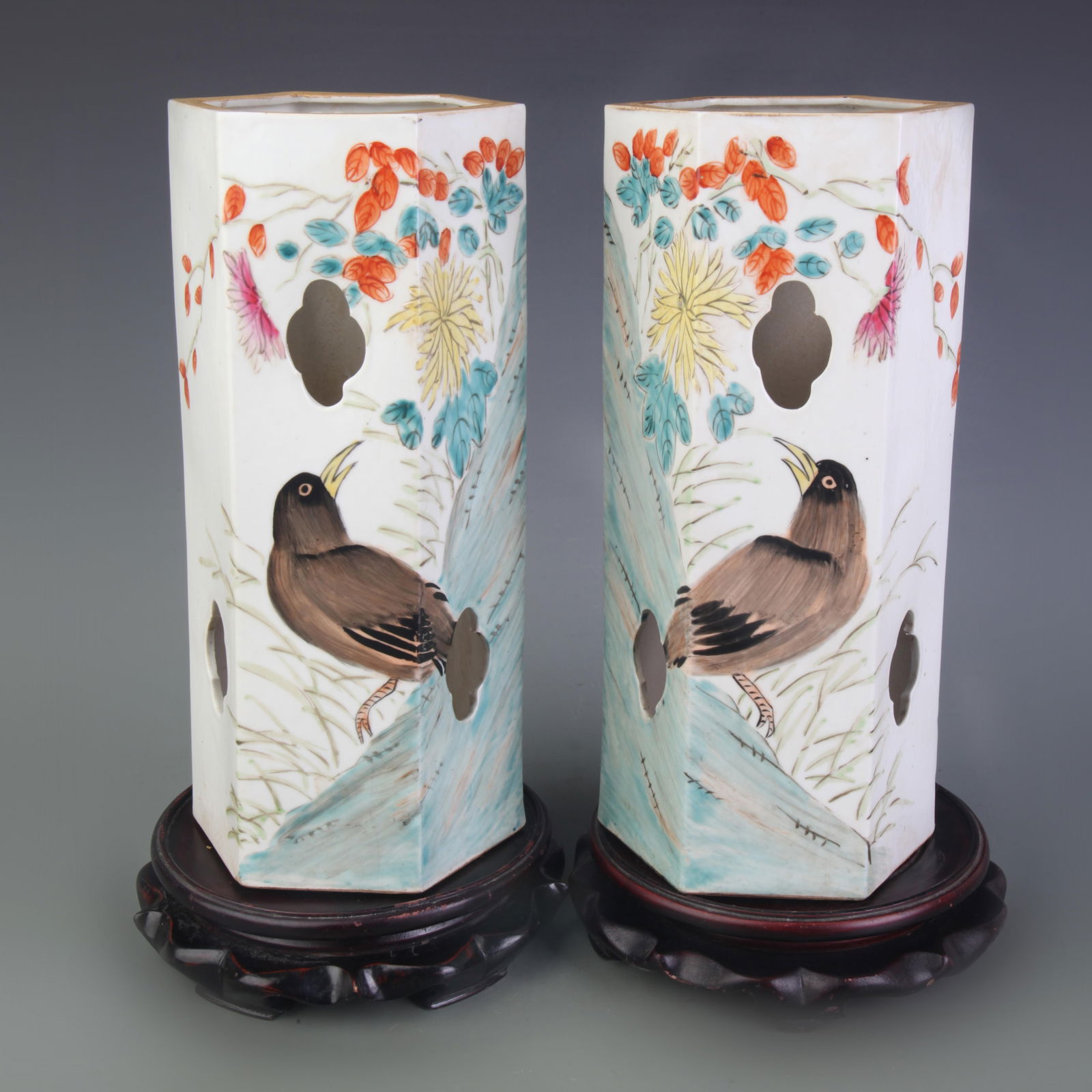 PAIR OF FAMILLE ROSE HEXAGONAL FLOWER AND BIRD PATTERN PORCELAIN HAT STAND: Republic Period; Width: 5.2 inch; High: 11.2 inch