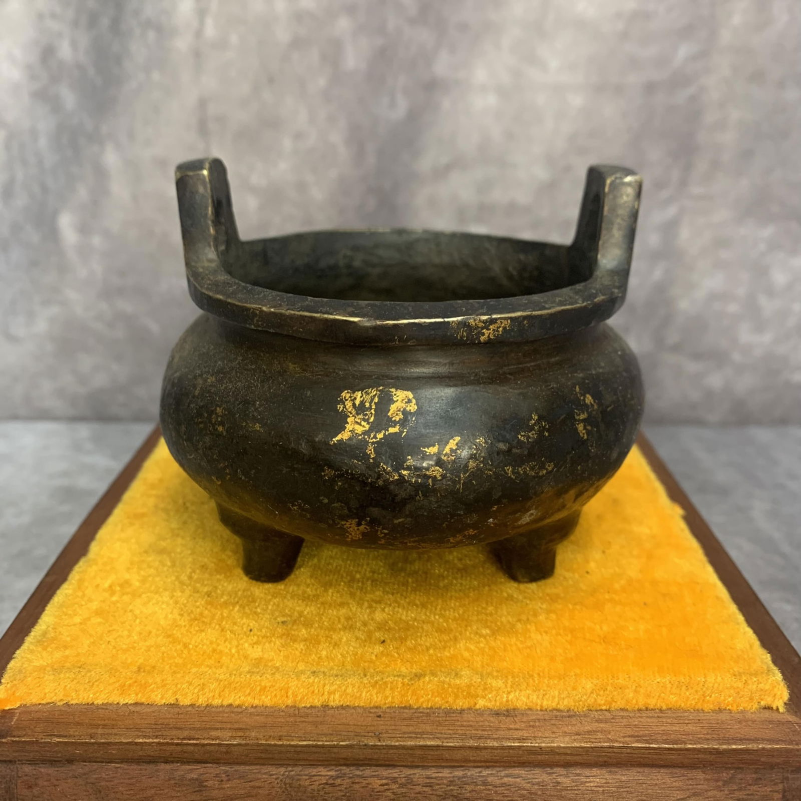 A FINE THREE LEG ROUND BRONZE CENSER: 20th Century; High: 3.5 inch; Diameter: 4.2 inch