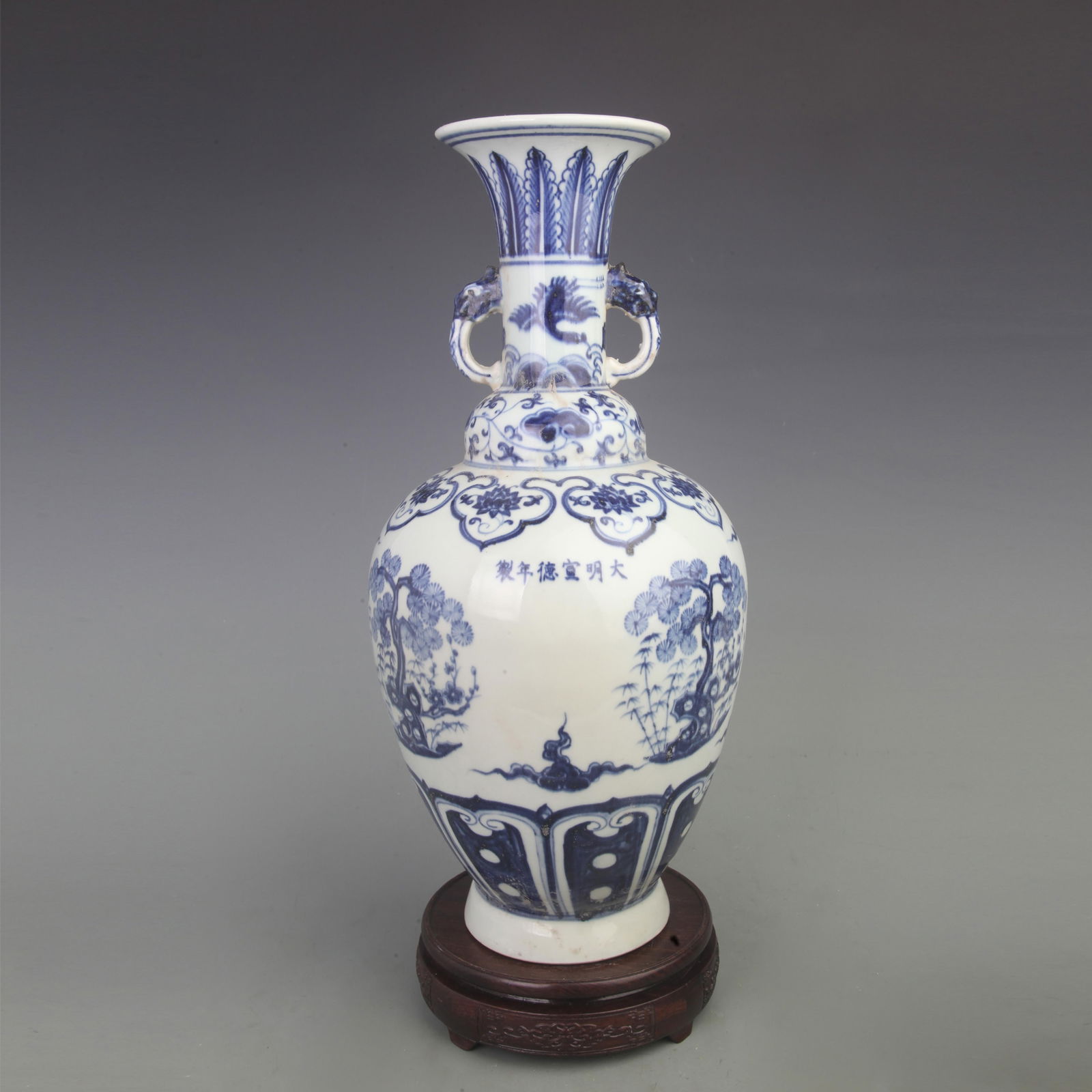 BLUE AND WHITE COLOR FLOWER PATTERN PORCELAIN VASE (1 of 6)
